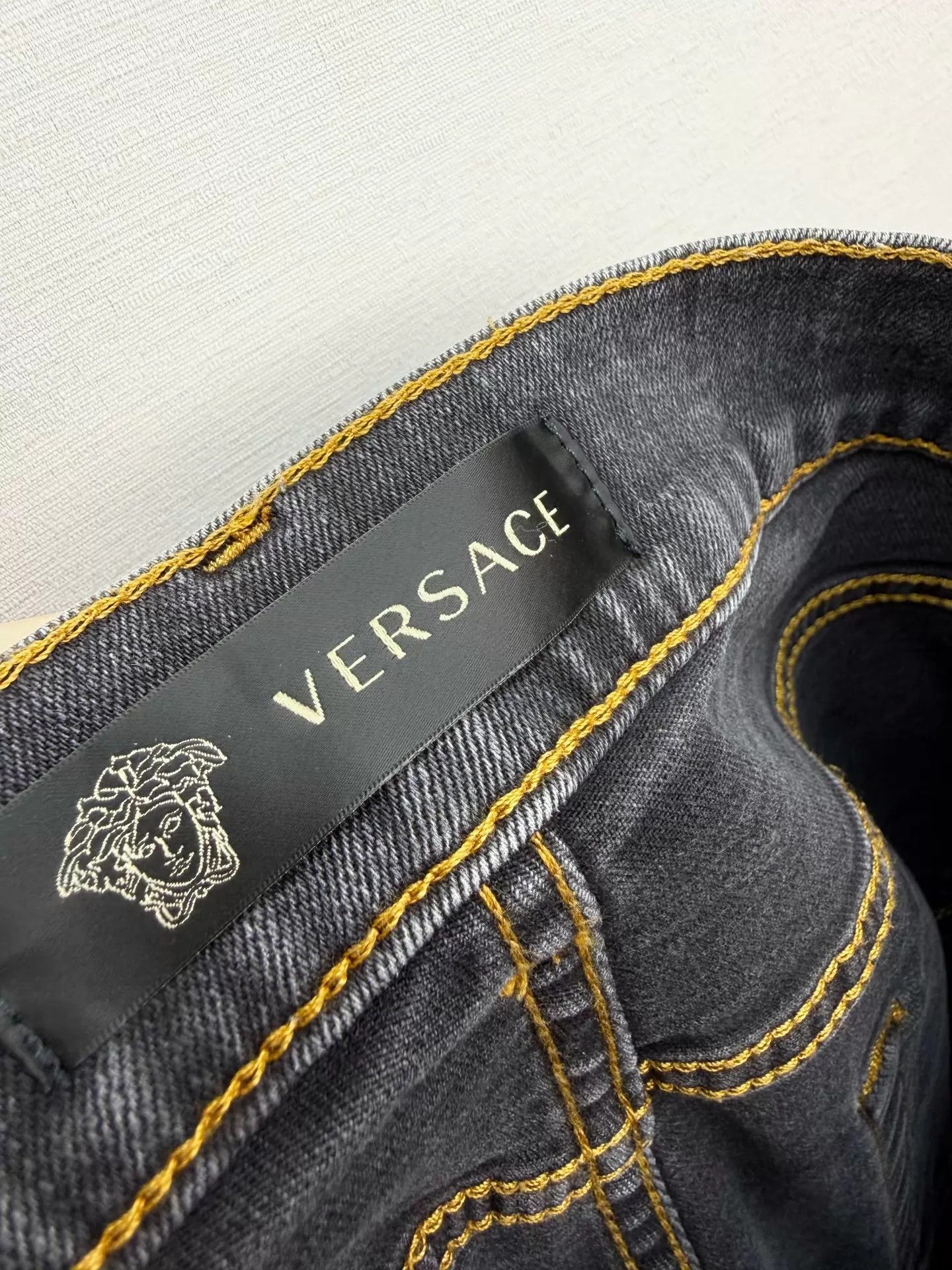 Versace Versace Men's Authentic Size 32 Denim Jeans Worn 2x Size US 32 / EU 48 - 5 Thumbnail