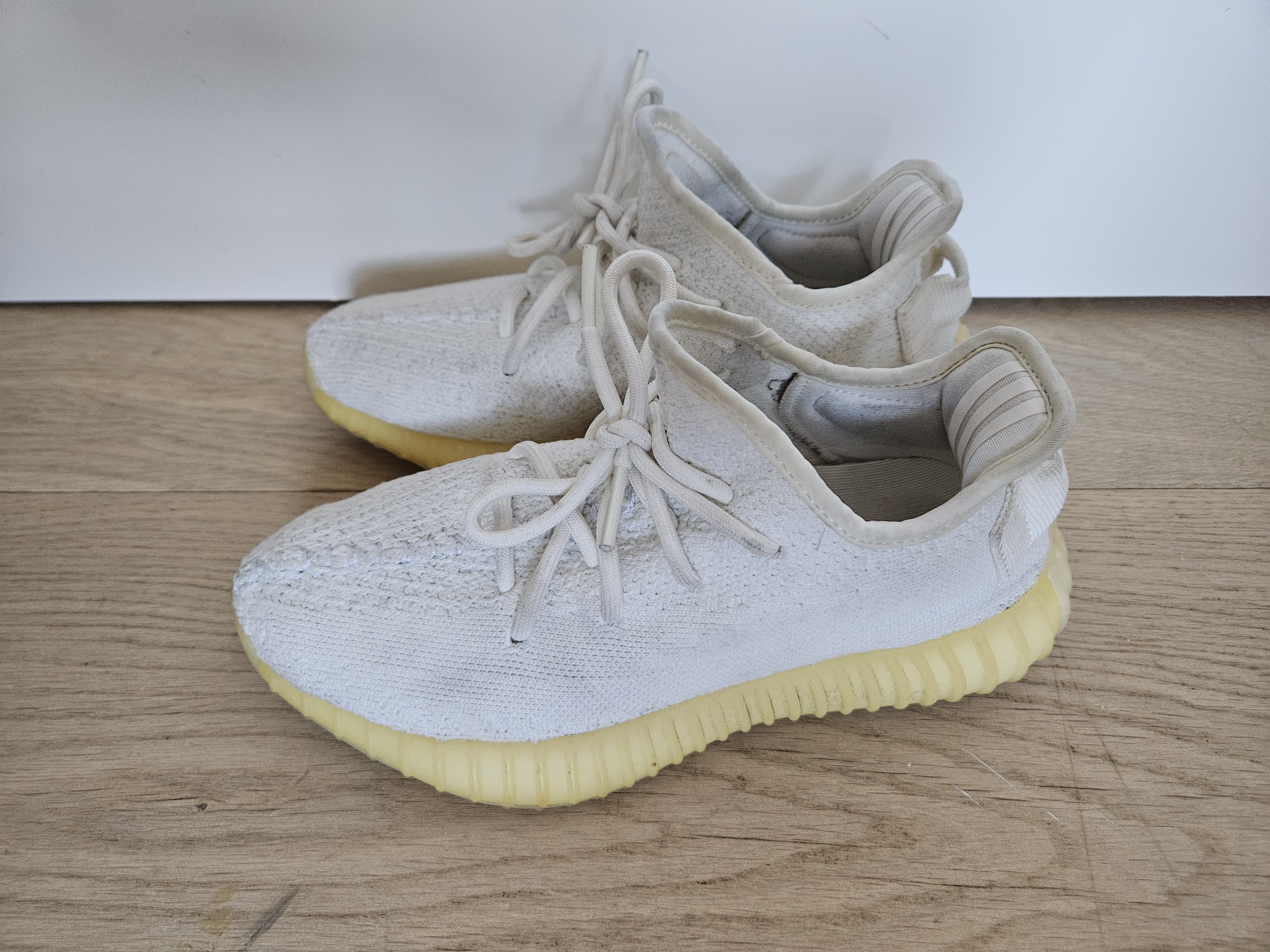 Adidas Yeezy Boost 350 v2 in Triple White - Men's US 5 Size US 5 / EU 37 - 4 Thumbnail