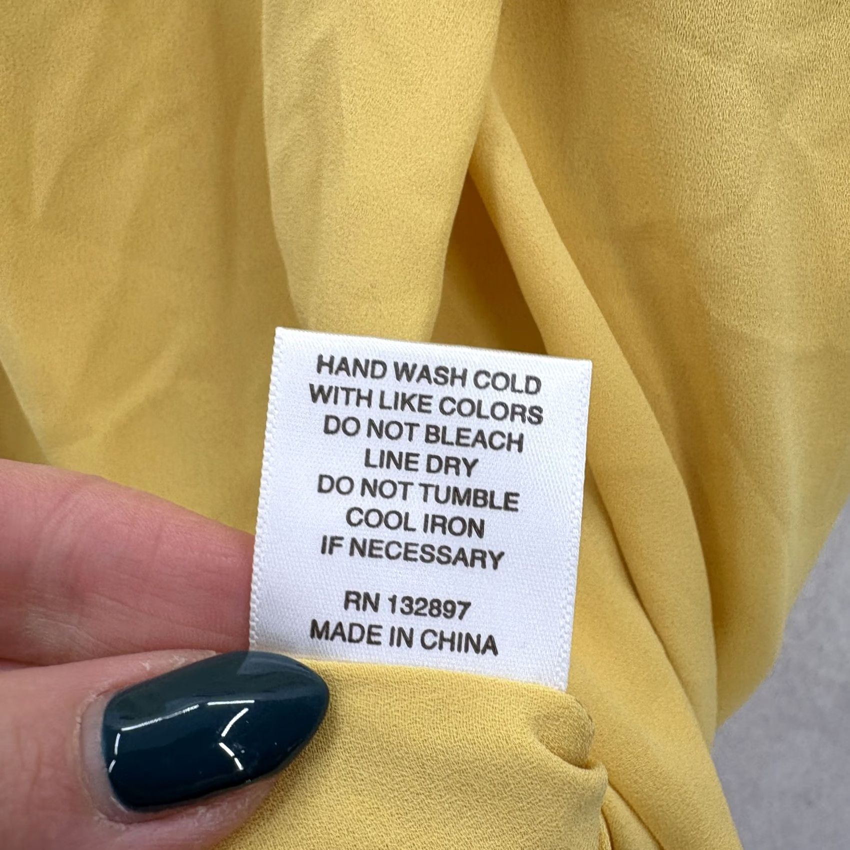 Vintage ROSE+OLIVE Blouse Womens Small Yellow V-Neck Sleeveless Chiffon Top Summer NWT Size S / US 4 / IT 40 - 6 Thumbnail