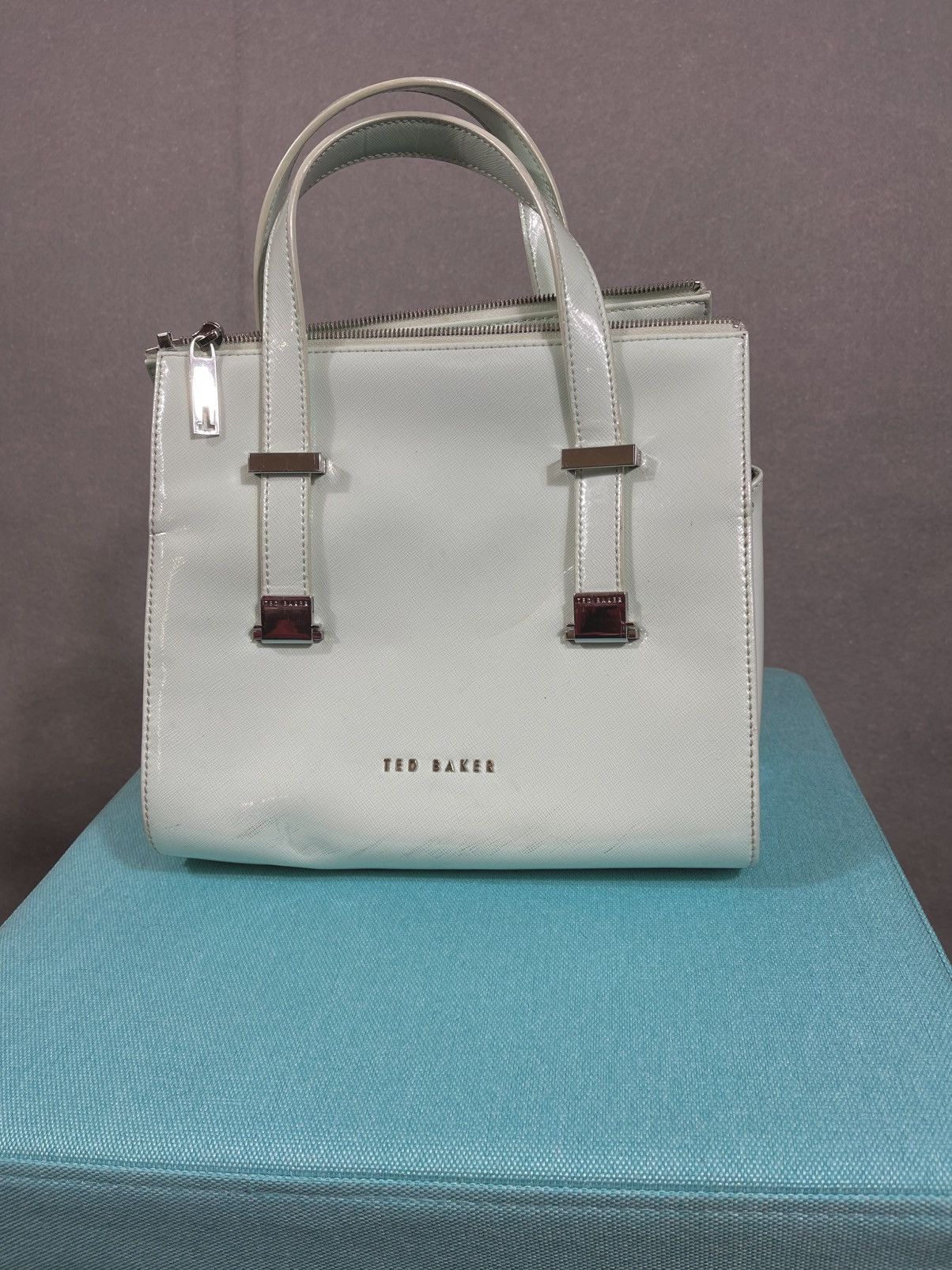 Ted Baker Ted Baker mint green patent bowler in fair condition Size ONE SIZE - 1 Thumbnail