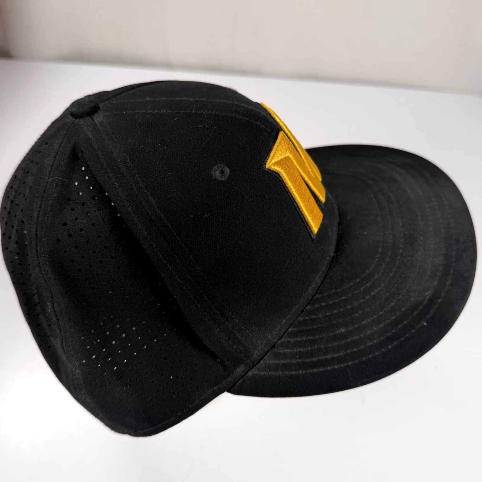 Nike Nike Missouri Tigers Baseball Cap Mizzou Fitted 7 1/4 Black Gold NCAA Mens Size ONE SIZE - 5 Thumbnail