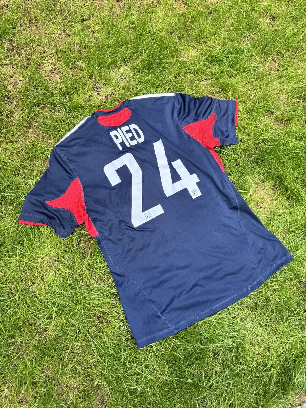 Adidas adidas Olympique Lyonnais 2010-11 third football Size US L / EU 52-54 / 3 - 12 Thumbnail