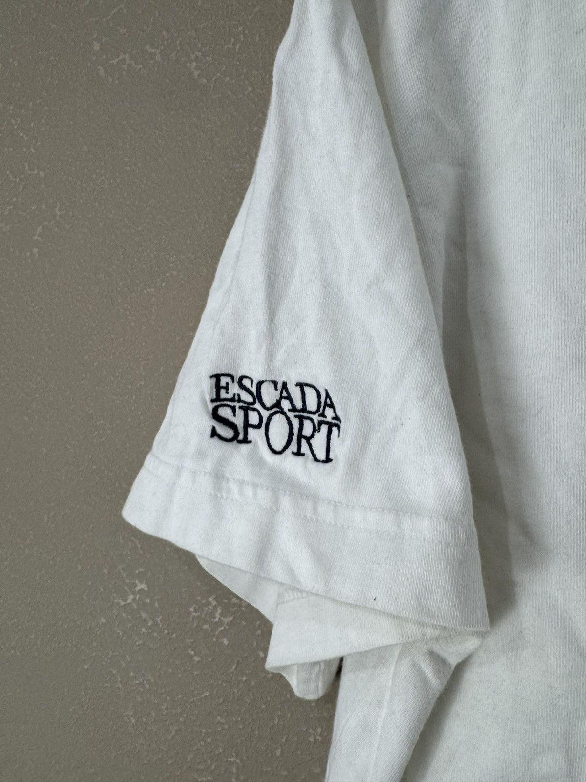 Escada Escada - vintage embroidered t-shirt Size US M / EU 48-50 / 2 - 4 Thumbnail