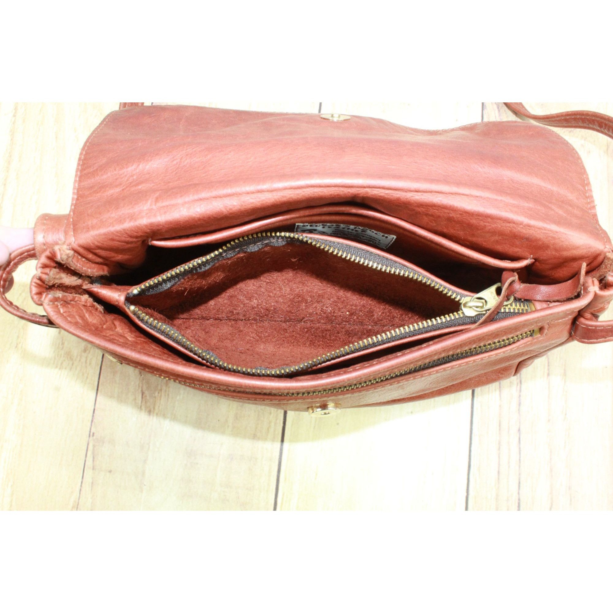 Other Beggar’s Pouch Leather Women's Leather Flap Shoulder Bag Size ONE SIZE - 10 Thumbnail