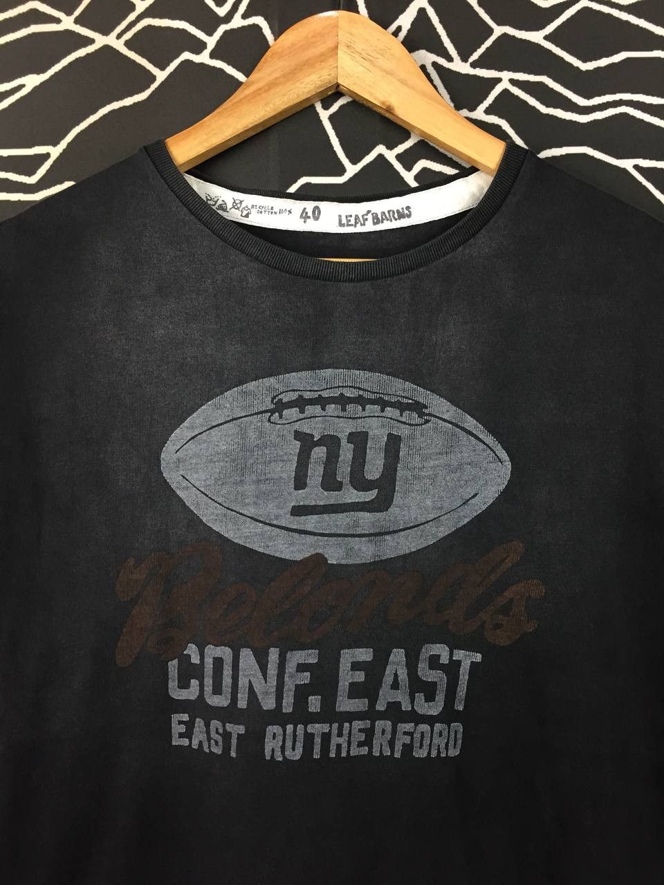 Japanese Brand Barns Outfitters Leaf Barns Distressed NY Football Tee Size US M / EU 48-50 / 2 - 3 Thumbnail