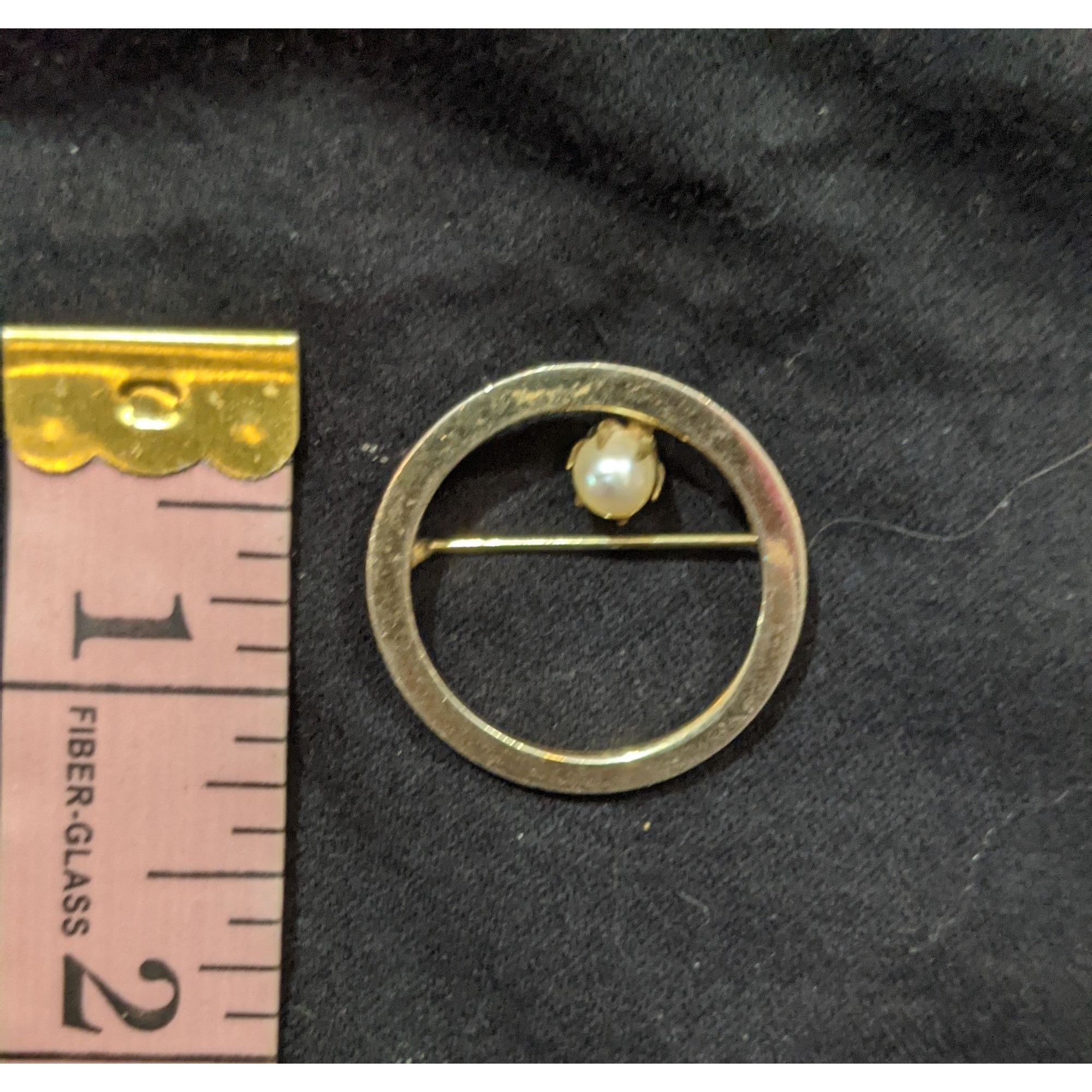 Other Vintage Gold Tone Open Circle Brooch With Pearl Size ONE SIZE - 3 Thumbnail