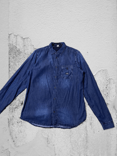 Diesel Diesel Dark Denim Long Sleeve button up. Used Size US L / EU 52-54 / 3 - 1 Thumbnail