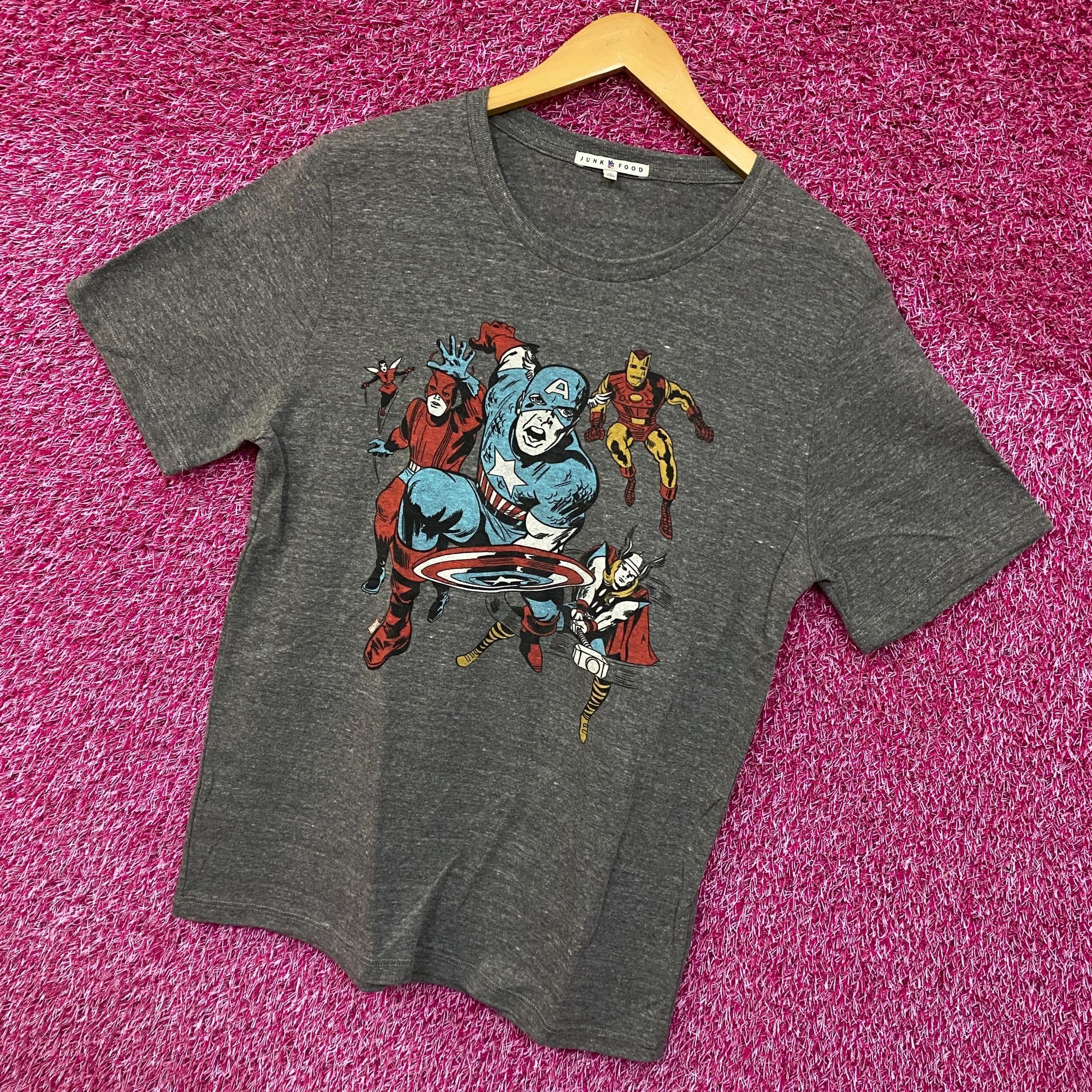 Junk Food Marvel Avengers Comic Book Style Tshirt size medium Size US M / EU 48-50 / 2 - 3 Thumbnail
