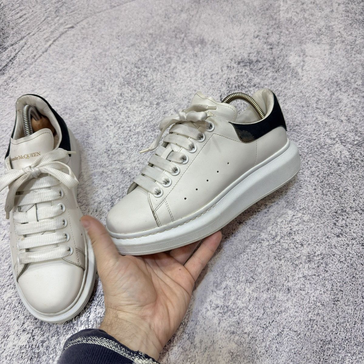 Alexander McQueen Alexander McQueen Womens White Sneakers US9.5 UK6 EU39.5 Size US 9.5 / IT 39.5 - 7 Thumbnail