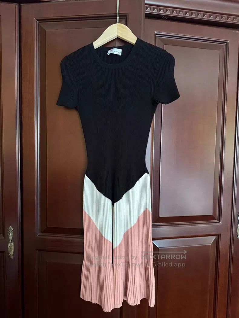 Valentino Valentino Color-blocked knitted dresses Size S / US 4 / IT 40 - 1 Thumbnail