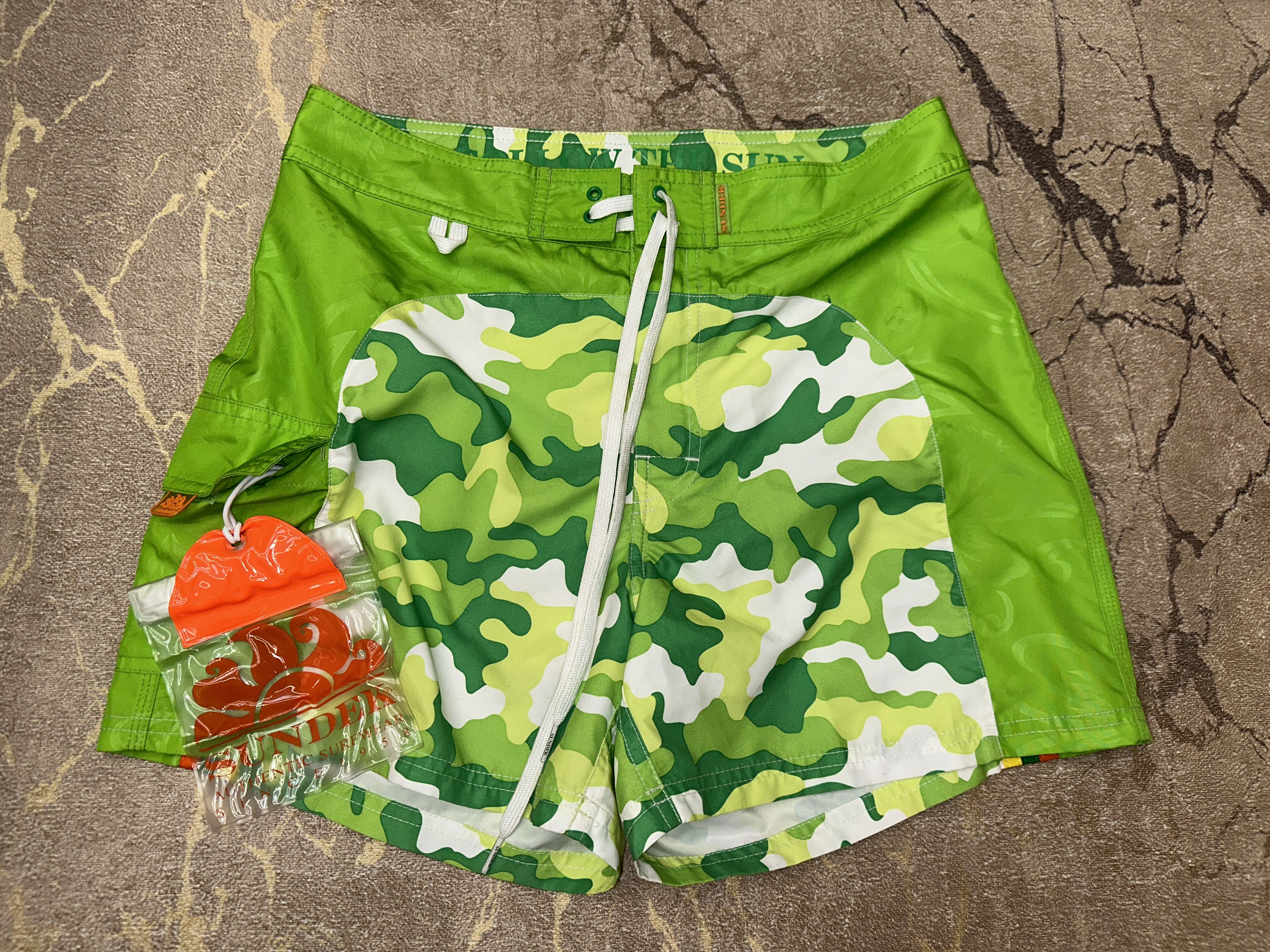 Sundek Sundek 29 Camouflage Beach Shorts Trunks BathSuit Size 29 S Size US 29 - 8 Thumbnail