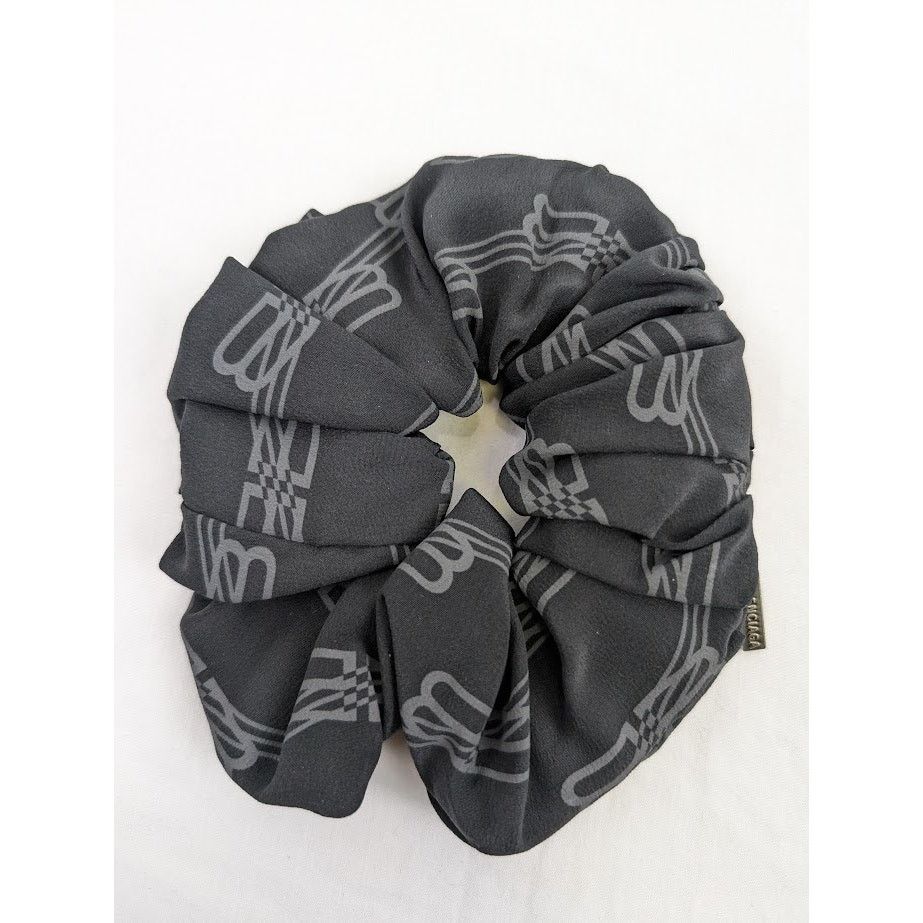 Balenciaga o1rshd1 Size: OS / Holli Zip Scrunchie Silk & Brass in Black Size ONE SIZE - 4 Thumbnail