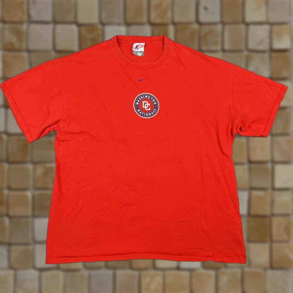 Nike VINTAGE Nike Washington DC Nationals Baseball T-Shirt Men 2XL Red Y2K 90s Retro NCAA Size US XXL / EU 58 / 5 - 1 Thumbnail