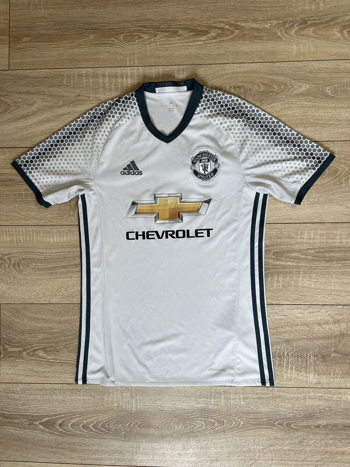Adidas Manchester United 2016 2017 third shirt soccer jersey Size US S / EU 44-46 / 1 - 1 Thumbnail
