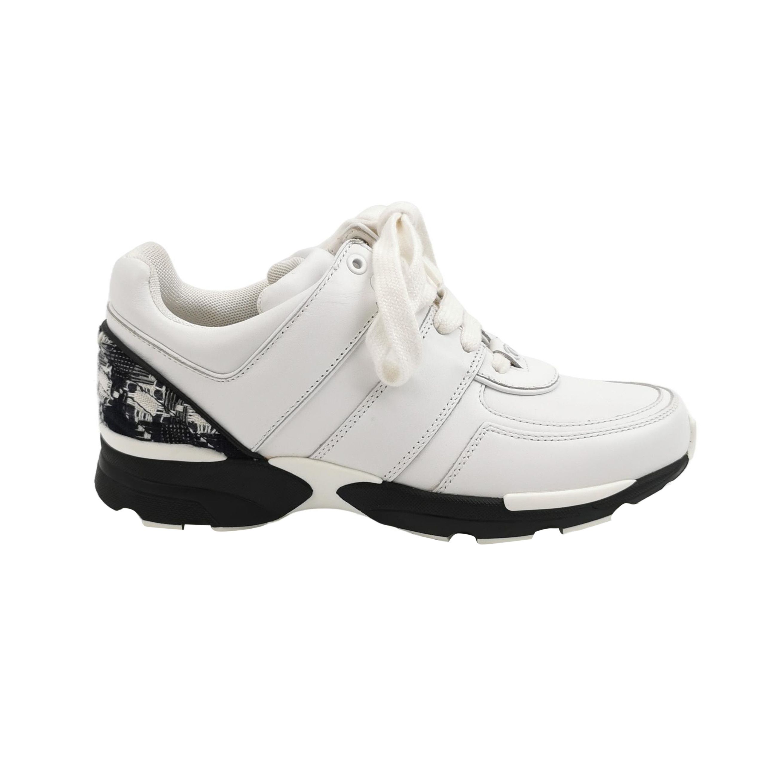 Chanel Chanel Women 5-5 Lowtop Sneakers Size US 5.5 / IT 35.5 - 1 Thumbnail