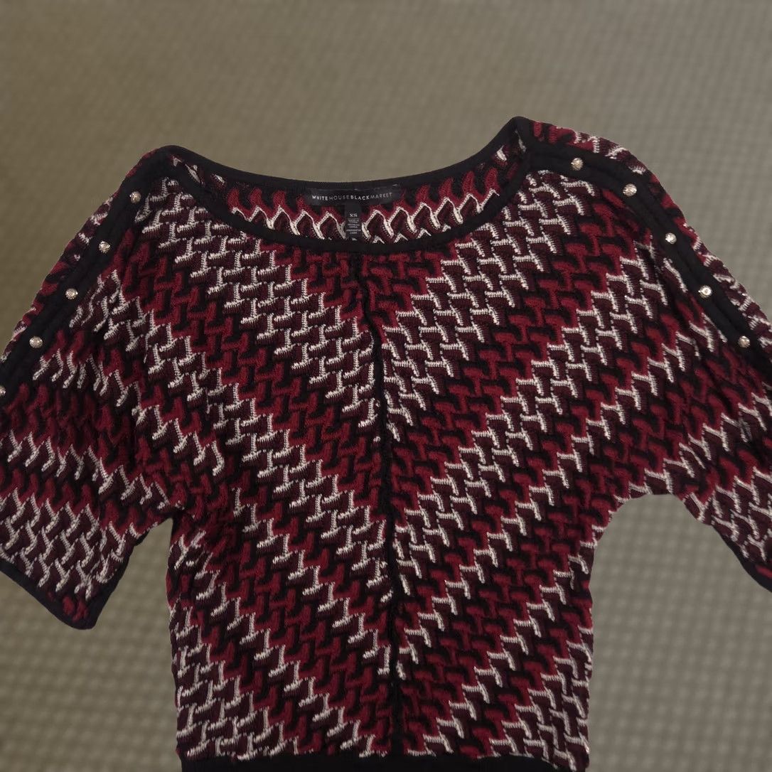 White House Black Market VINTAGE White House Black Market Sweater Womens XS Red Geometric Button Dolman Knit Size XS / US 0-2 / IT 36-38 - 1 Thumbnail