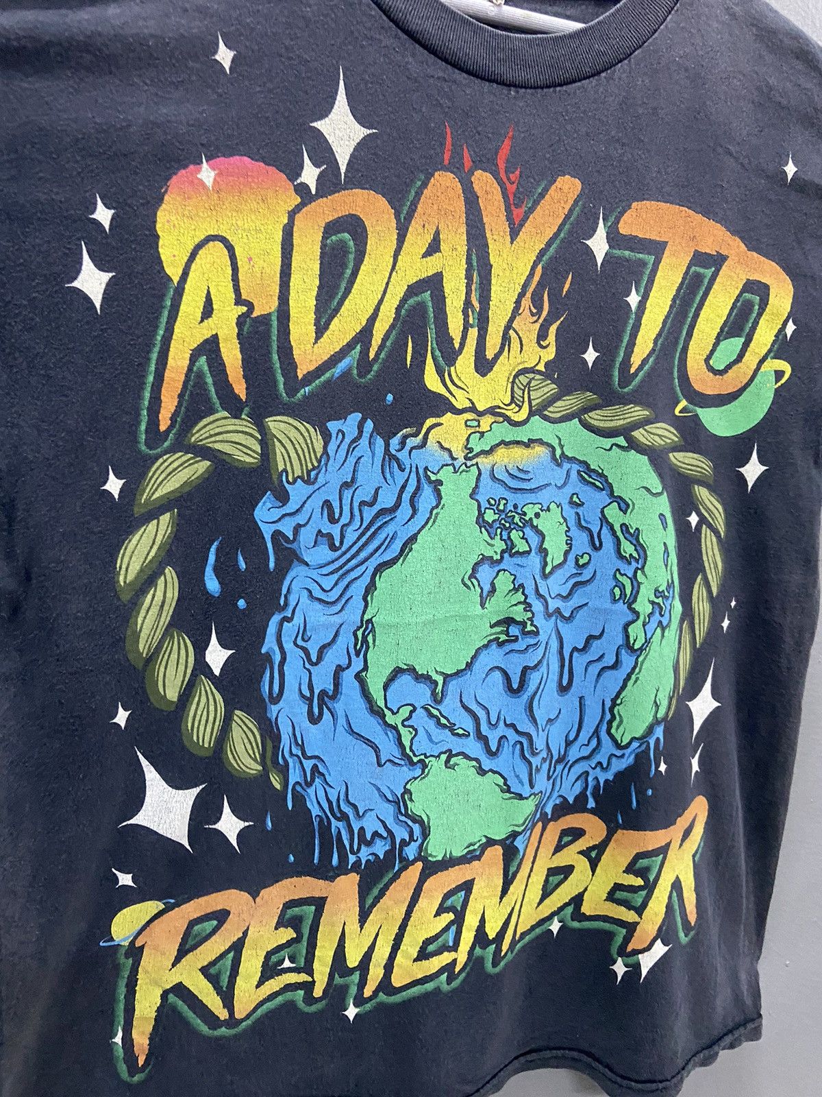 Vintage VINTAGE A DAY TO REMEMBER TEE SHIRT Size US L / EU 52-54 / 3 - 4 Thumbnail