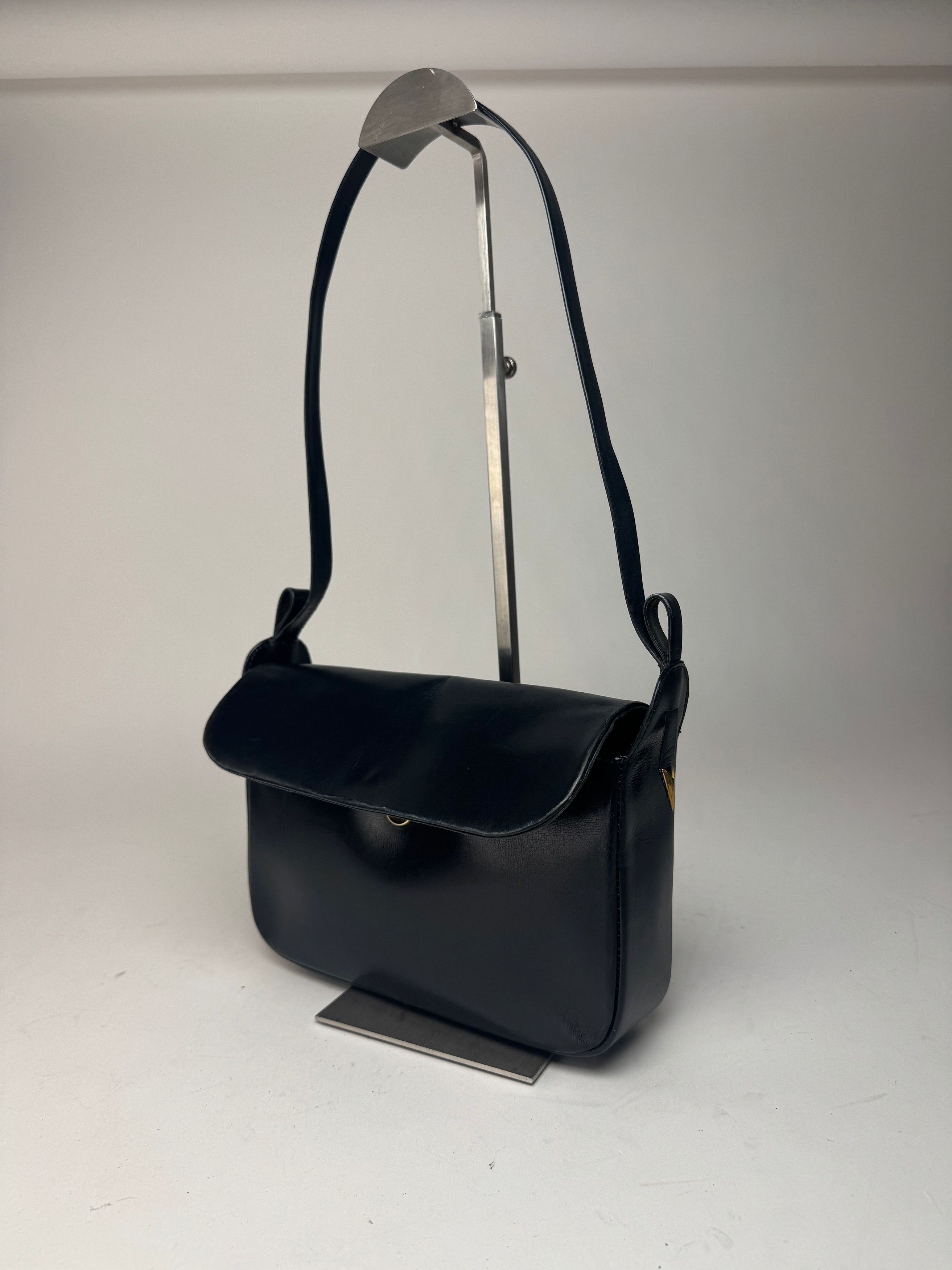 Givenchy Vintage Leather Bag Navy Size ONE SIZE - 1 Thumbnail