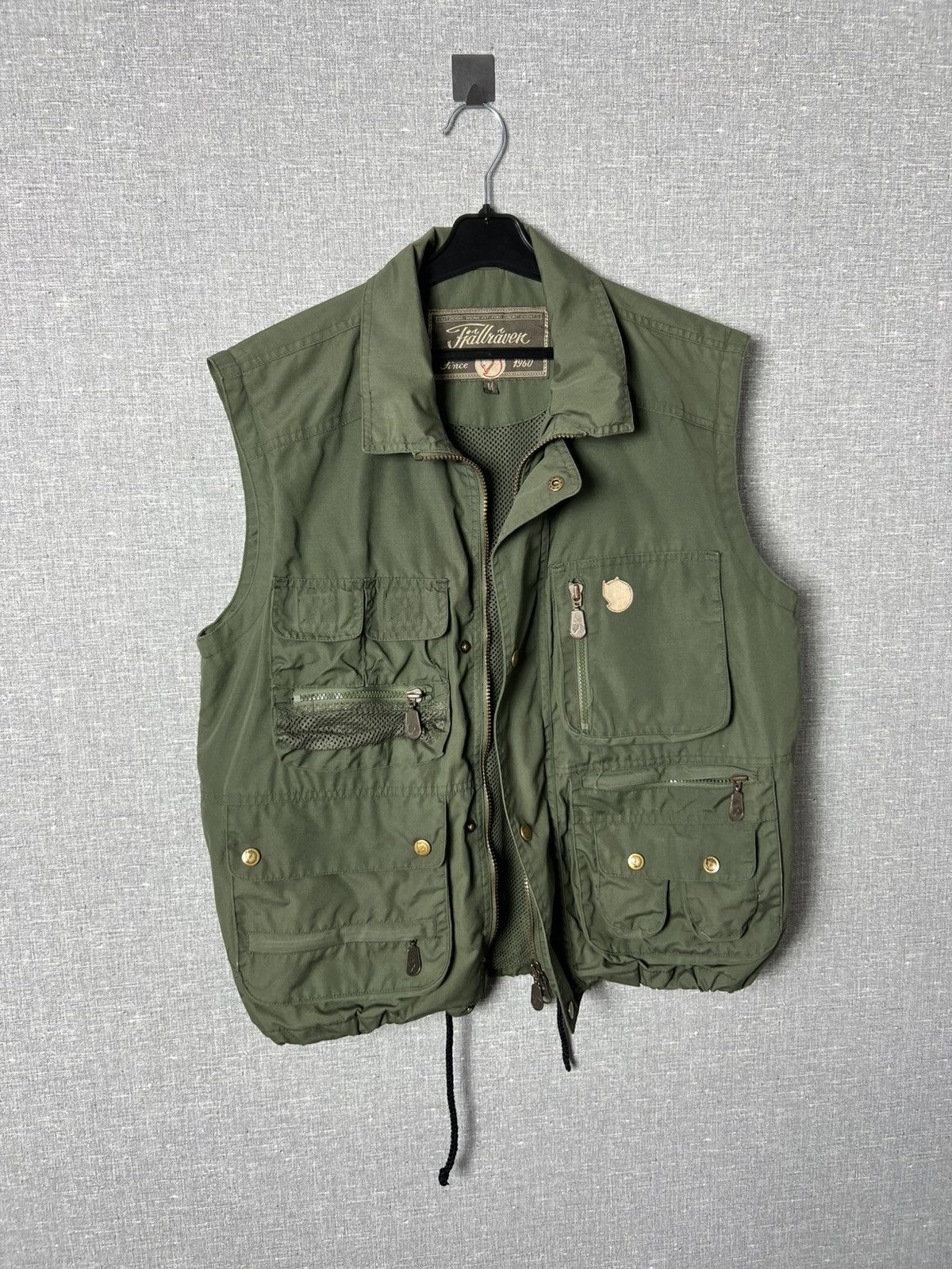 Fjallraven Vintage Rare Fjallraven Multi Pocket Men’s Vest Size M Size US M / EU 48-50 / 2 - 14 Thumbnail