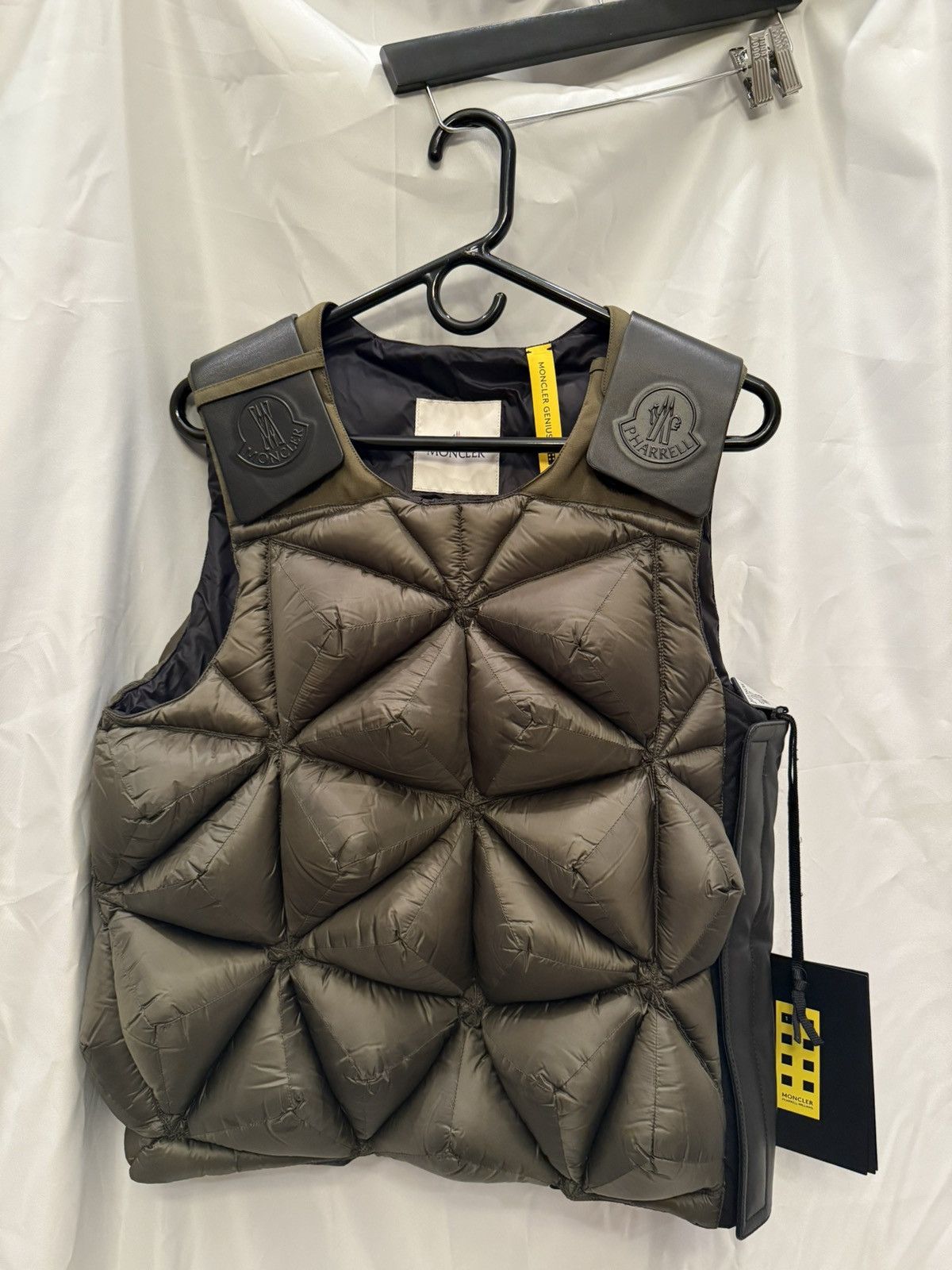 Moncler Genius × Pharrell Moncler Genius x Pharrell Turtle Vest Size US M / EU 48-50 / 2 - 1 Thumbnail