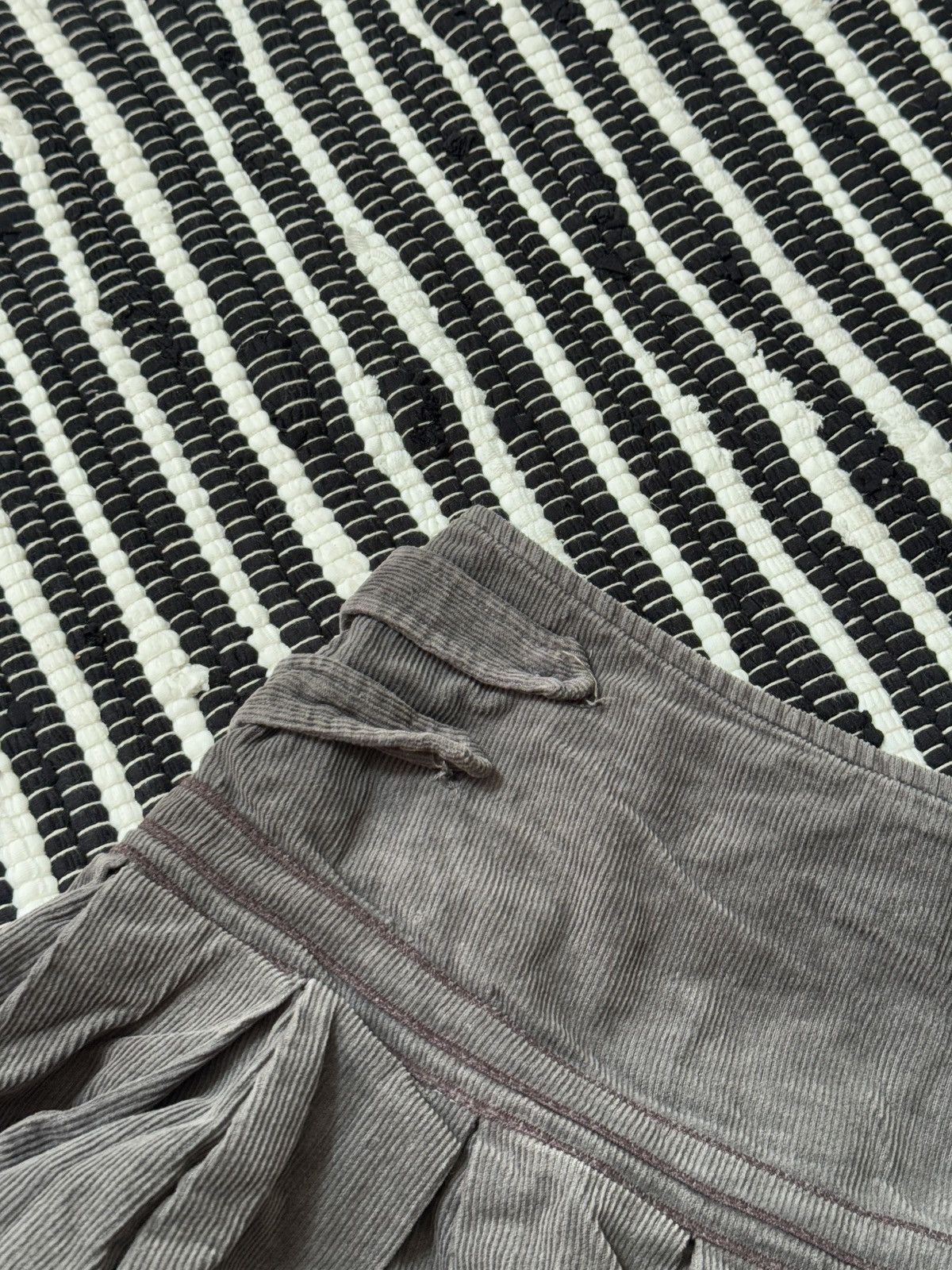 Other VINTAGE BALLOON STYLE 2000s MINI SKIRT Size 28" / US 6 / IT 42 - 3 Thumbnail
