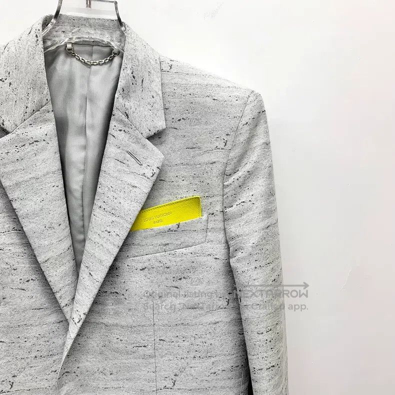 Louis Vuitton Louis Vuitton Off-white marbled lapel single-breasted long Size US S / EU 44-46 / 1 - 3 Thumbnail