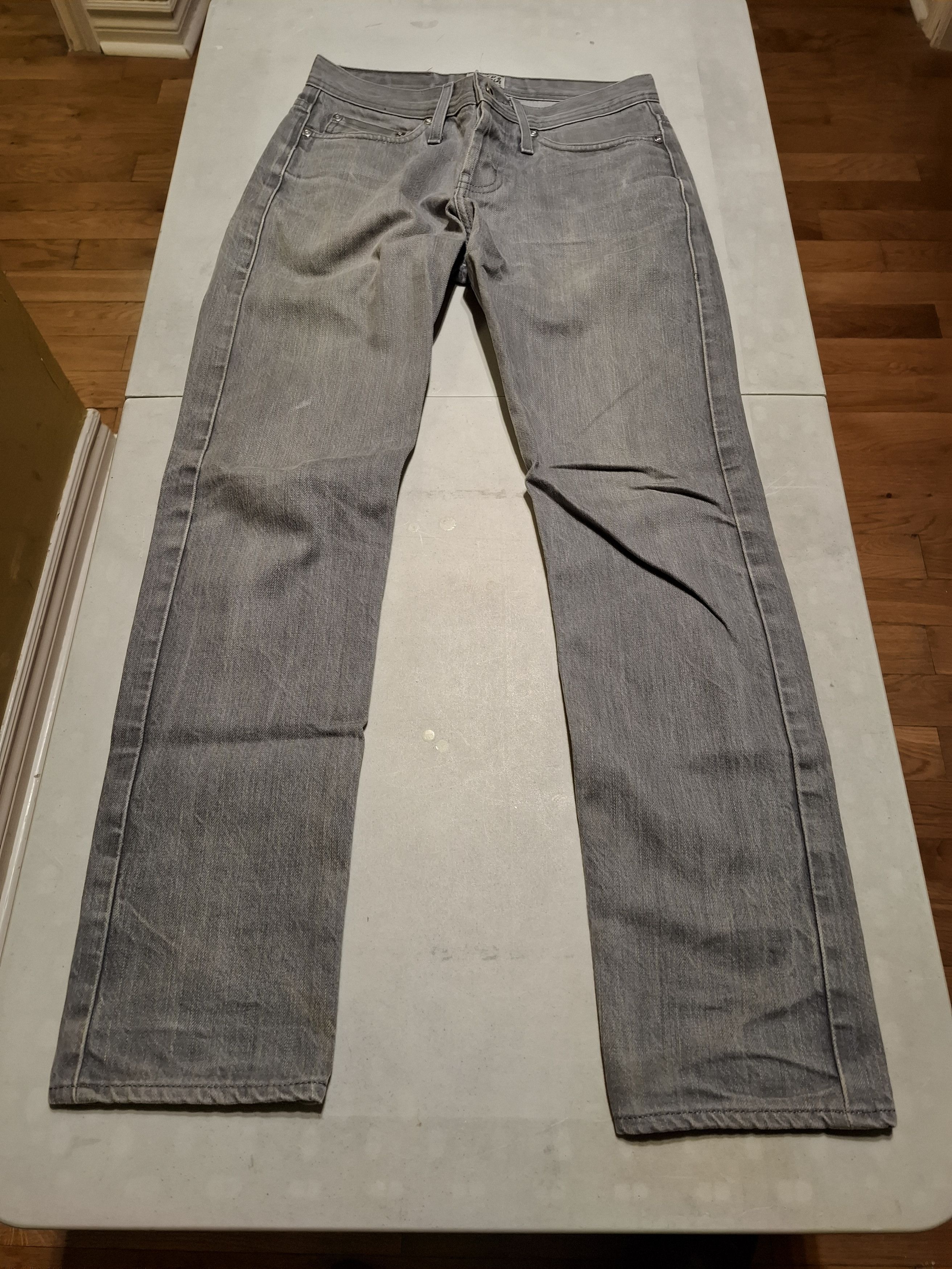 Naked & Famous WeirdGuy Grey Selvedge Size US 28 / EU 44 - 1 Thumbnail