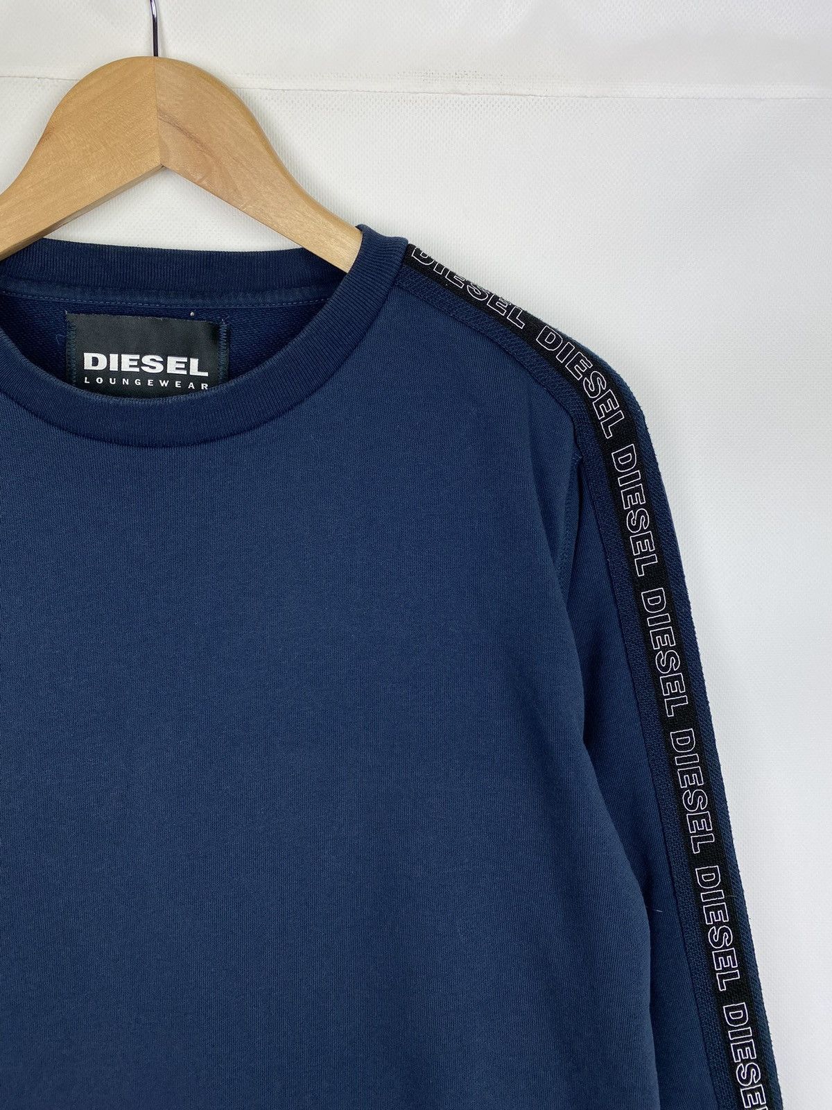 Diesel Diesel men’s crew neck sweatshirt pullover size M navy Size US M / EU 48-50 / 2 - 5 Thumbnail