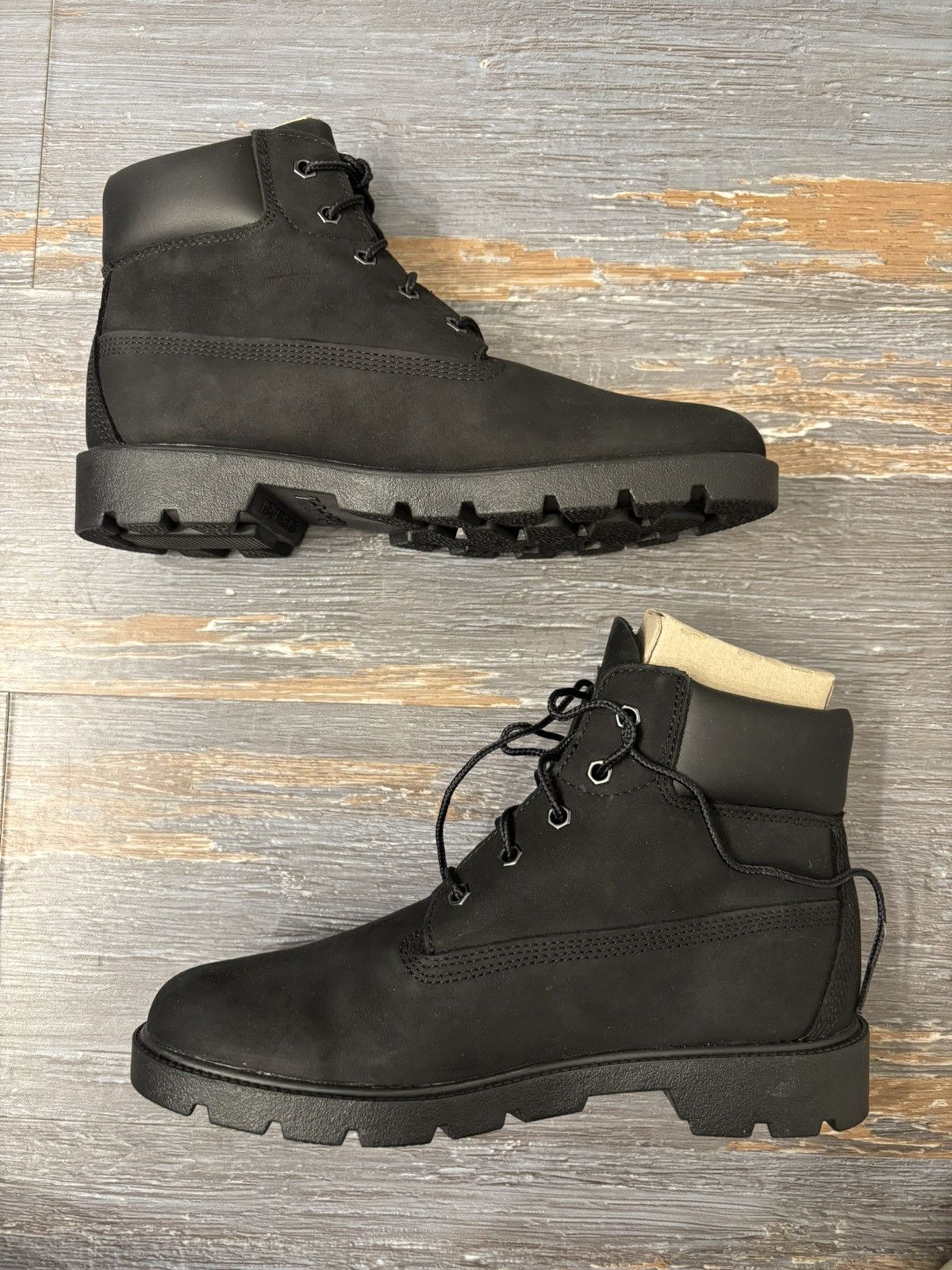 Timberland TIMBERLAND CLASSIC 6 IN WATERPROOF BOOT BLACK NUBUCK 6.5Y Size US 6.5 / EU 39-40 - 3 Thumbnail