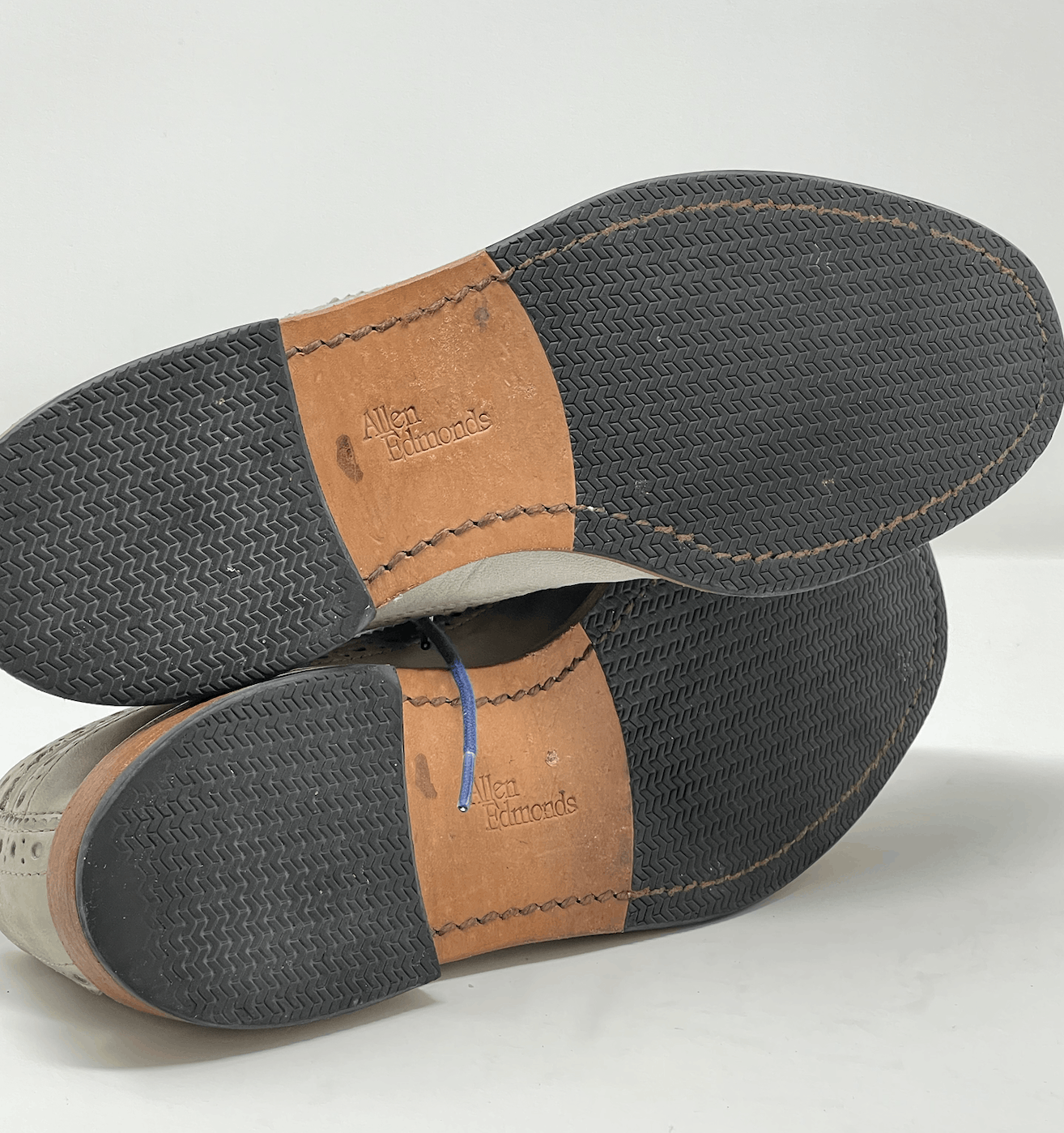 Allen Edmonds Allen Edmonds Banchory Gray Nubuck Oxford Shoes 8 / 8.5 Size US 8 / EU 41 - 5 Thumbnail