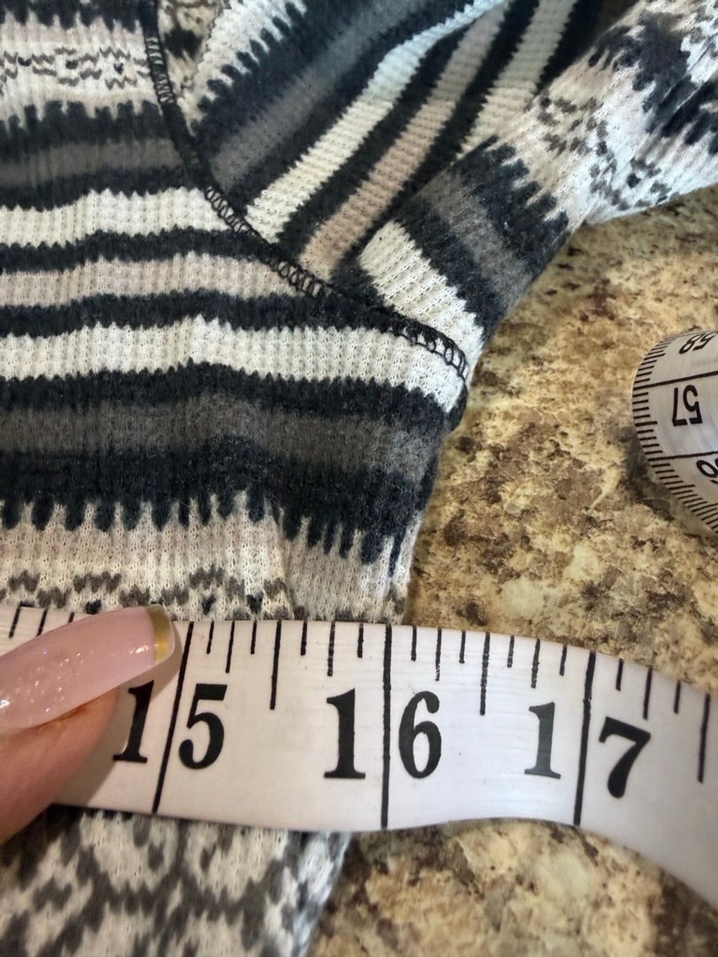 Old Navy Women's Old Navy Pajamas L Black White Fair Isle Thermal Set Size 33" - 6 Thumbnail
