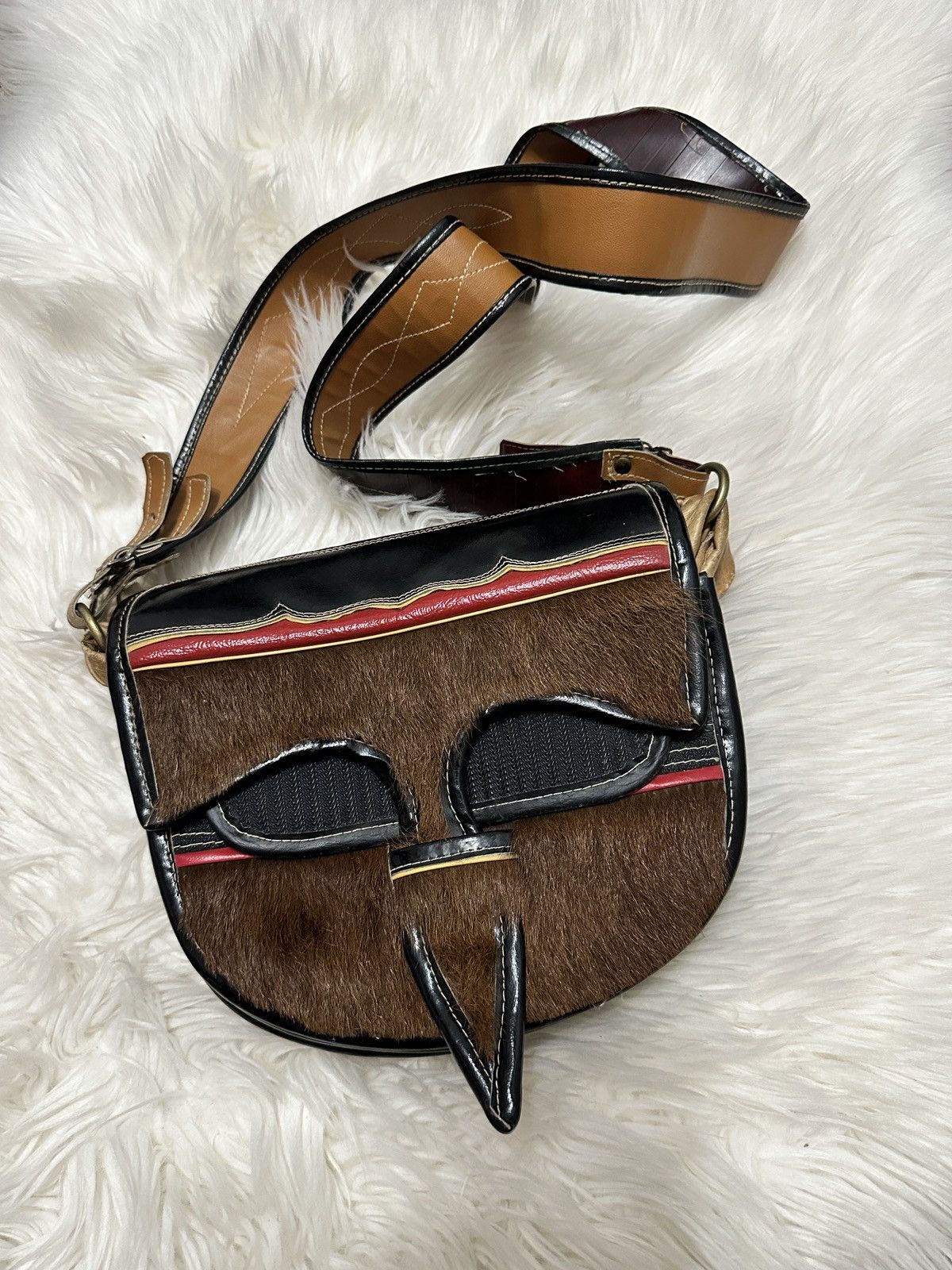 Guarnieleria Jerico Dario Agudelo leather hair bag like