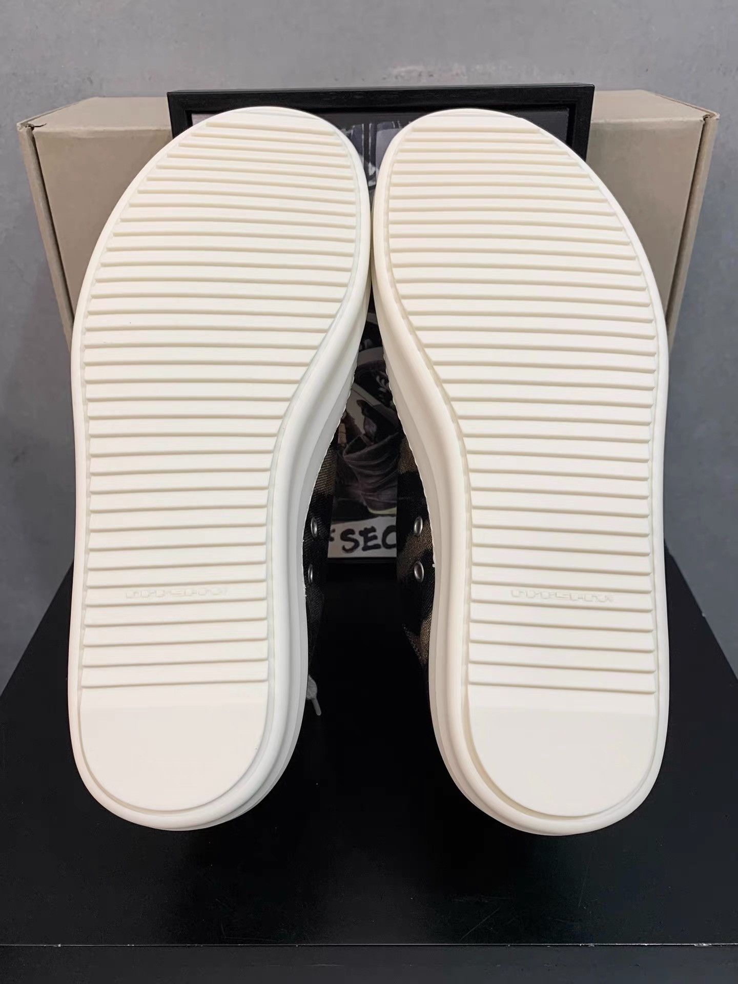 Rick Owens Rick Owens 24FW Low-Top Big Converse K34 Size US 8 / EU 41 - 8 Thumbnail
