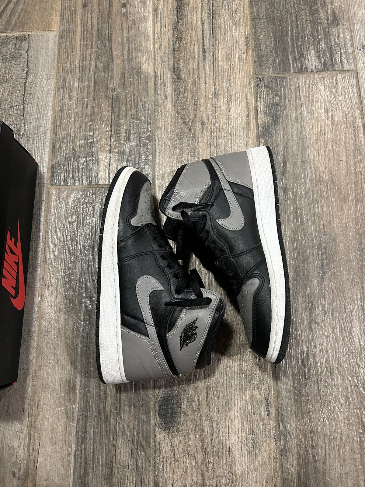 Jordan Brand × Nike Jordan 1 retro shadow gs Size US 6.5 / EU 39-40 - 2 Thumbnail