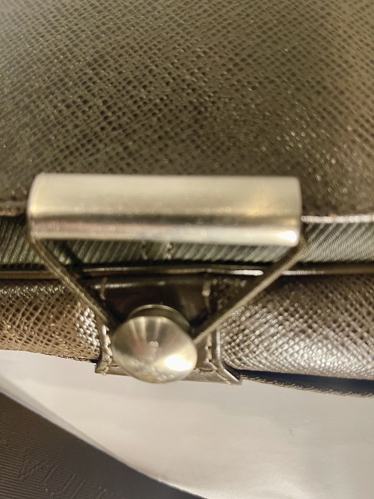 Louis Vuitton Louis Vuitton Brown Taiga Crossbody Bag Size ONE SIZE - 5 Thumbnail