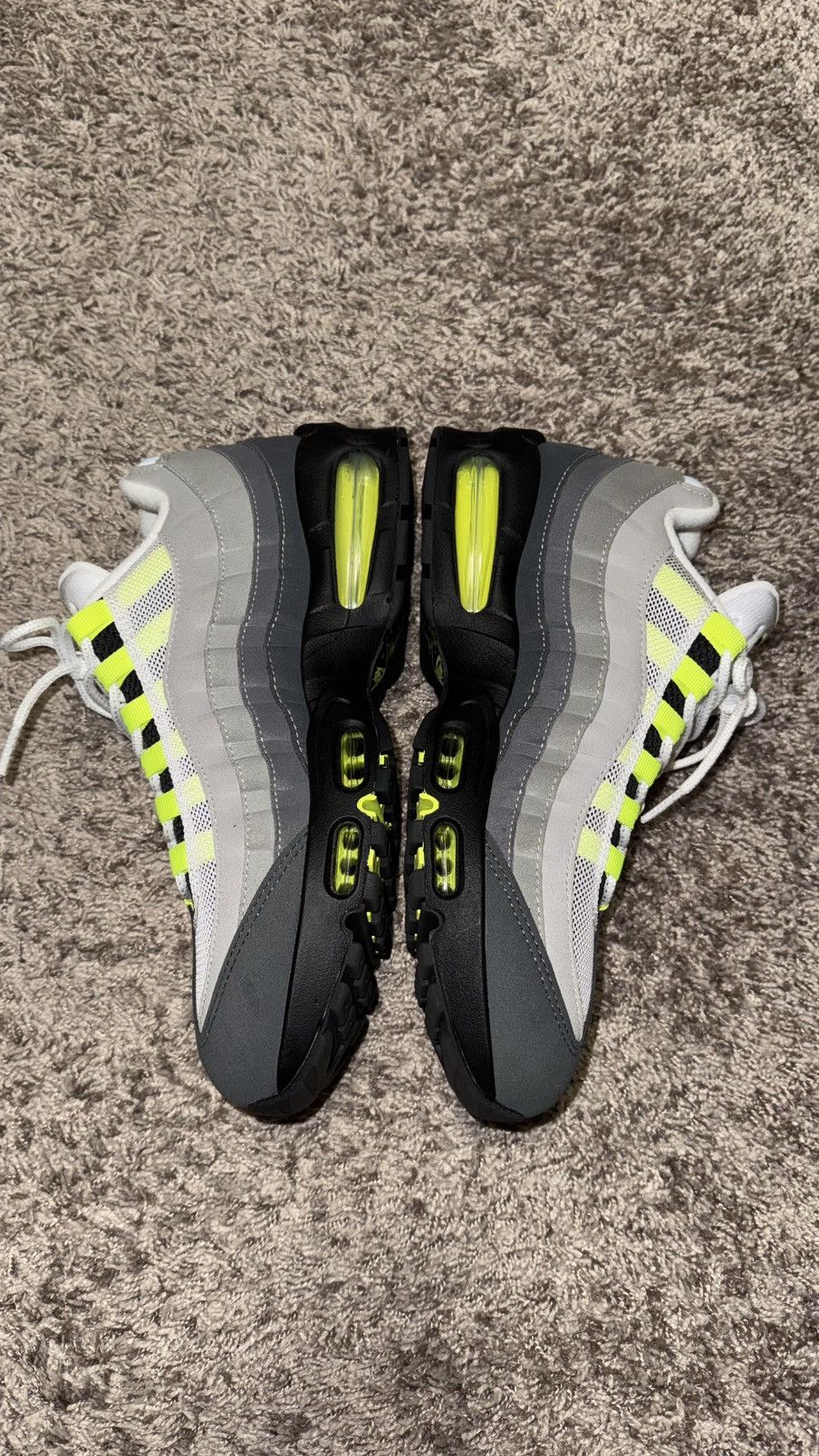 Nike Airmax 95 NEON Size US 9.5 / EU 42-43 - 2 Thumbnail