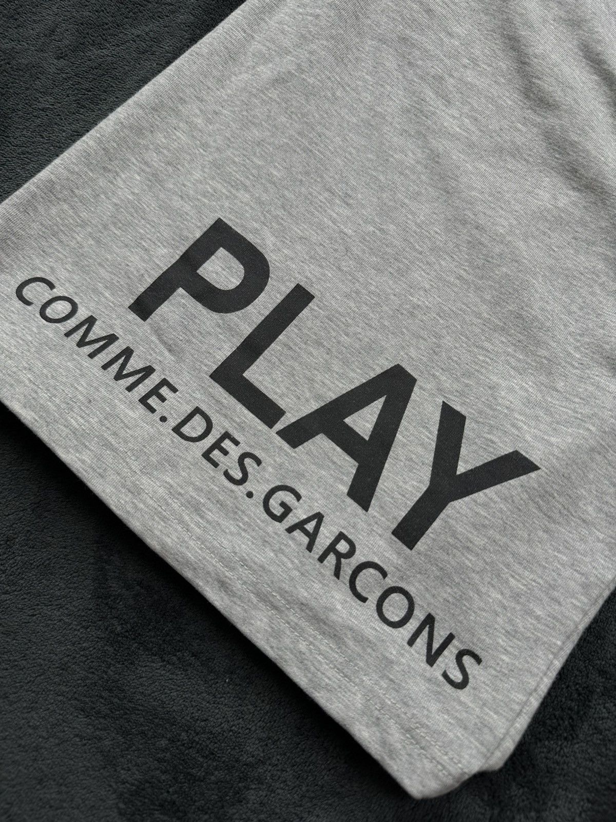 Comme des Garcons play comme des garcons holiday emoji shorts big logo rare Size US 34 / EU 50 - 7 Thumbnail
