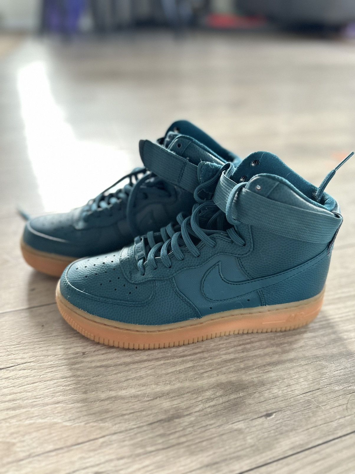 Nike Nike Air Force 1 High Tops, size US 6.5 EU 37.5, UK 4. Size US 6.5 / IT 36.5 - 3 Thumbnail
