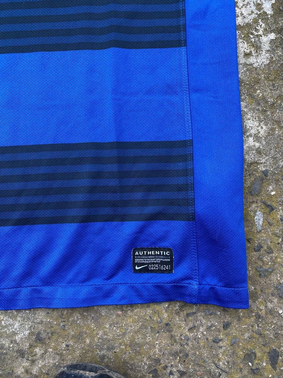 Nike Nike Manchester United 2011/2013 jersey Size US S / EU 44-46 / 1 - 4 Thumbnail