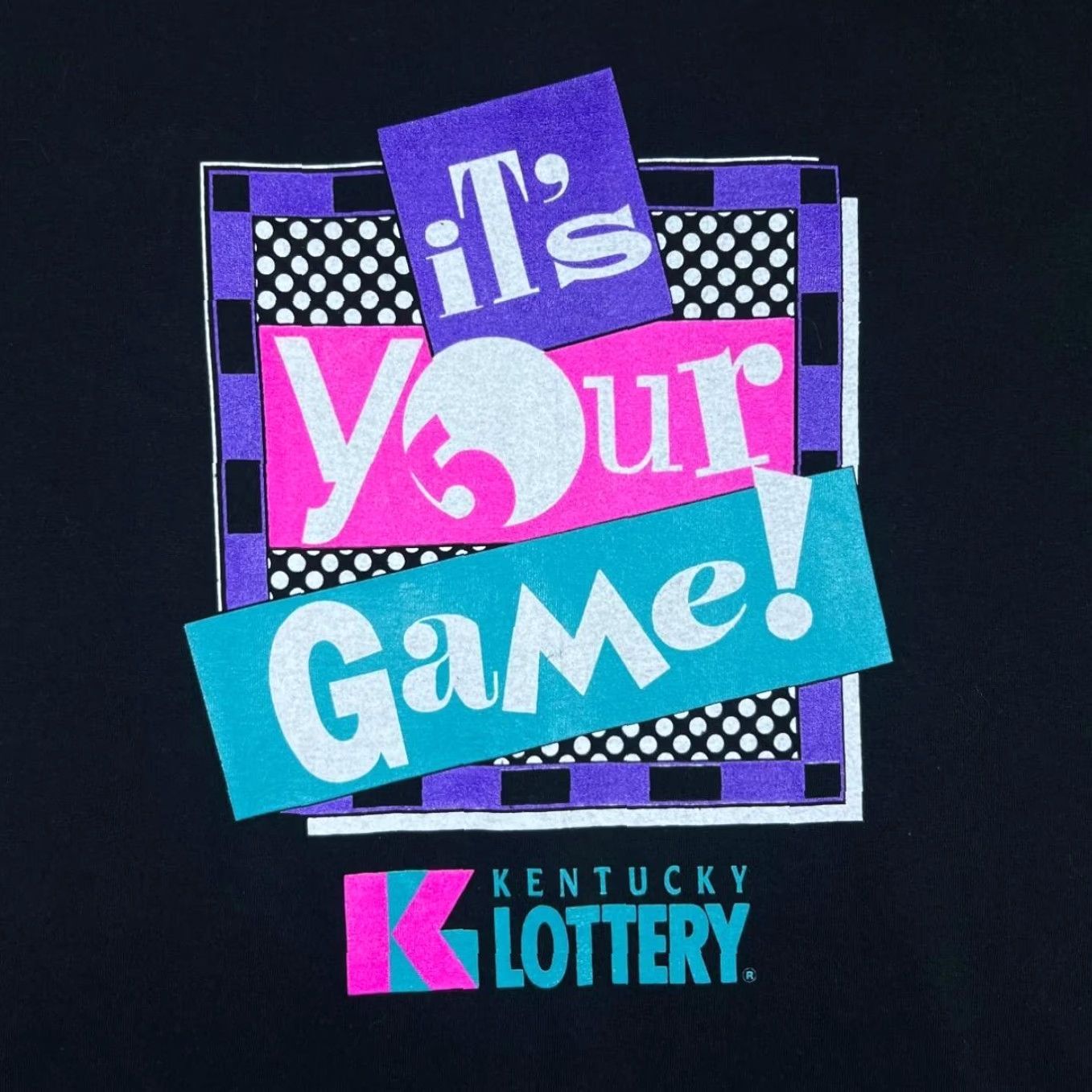 Fruit Of The Loom VINTAGE Kentucky Lottery "It's Your Game!" Souvenir T-Shirt XL Black Graphic Single Stitch Mens Size US XL / EU 56 / 4 - 2 Thumbnail