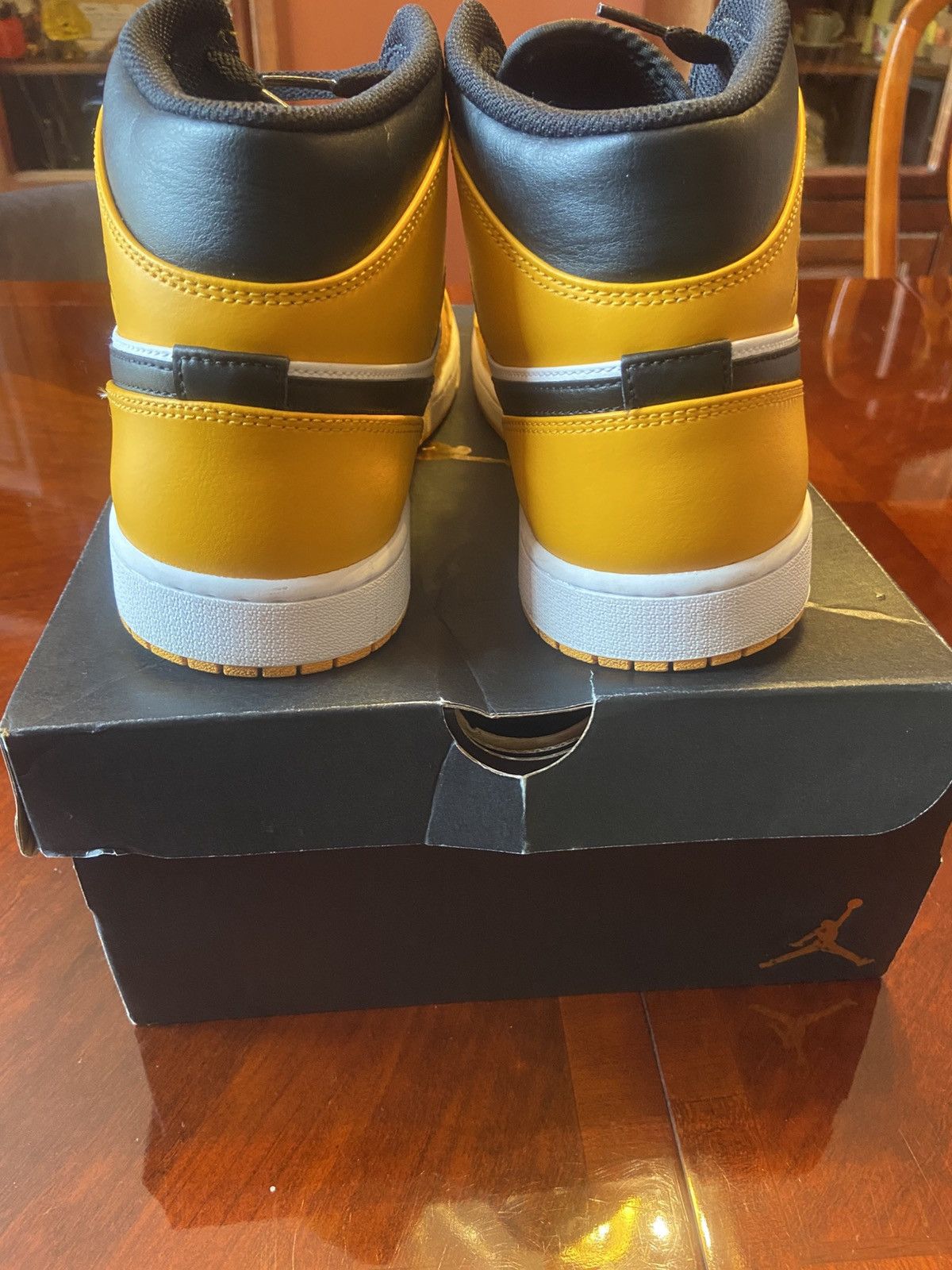 Jordan Brand Air Jordan 1 mid taxi Size US 12.5 / EU 45-46 - 5 Thumbnail