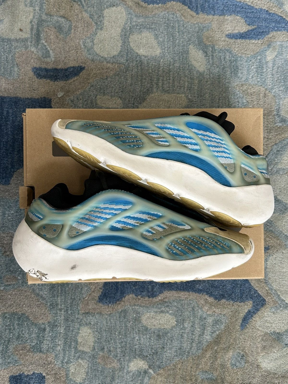 Yeezy Adidas Yeezy 700 v3 Size US 8.5 / EU 41-42 - 3 Thumbnail