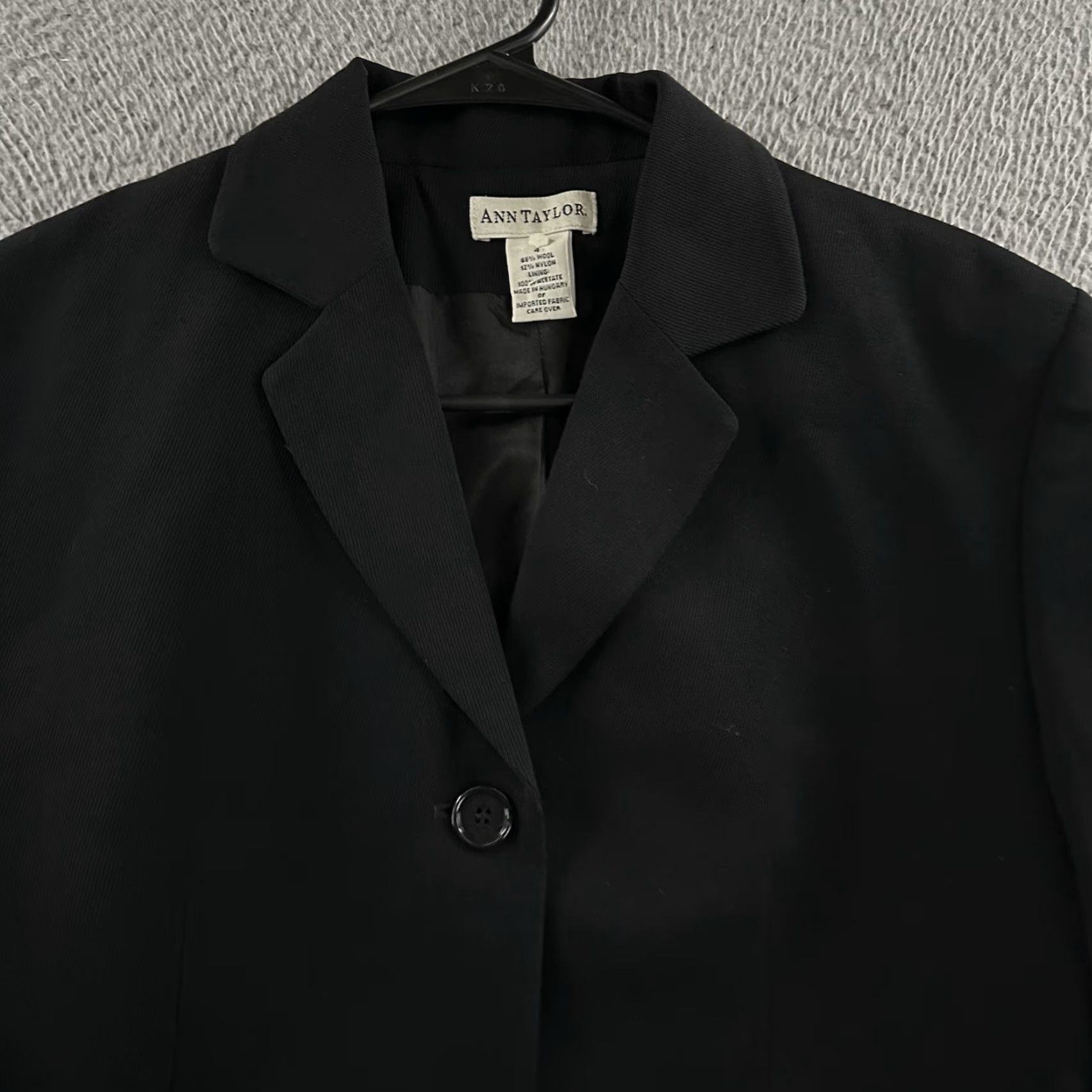 Ann Taylor Ann Taylor Blazer Womens Black Size 4 Wool Blend Button Front Lined Jacket Size S / US 4 / IT 40 - 2 Thumbnail