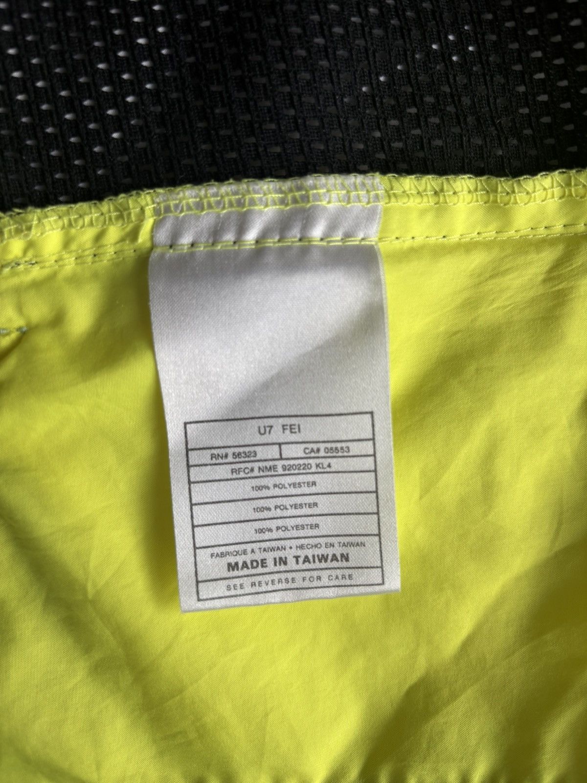 Nike Nike Vintage Yellow Vest US L Size US L / EU 52-54 / 3 - 5 Thumbnail