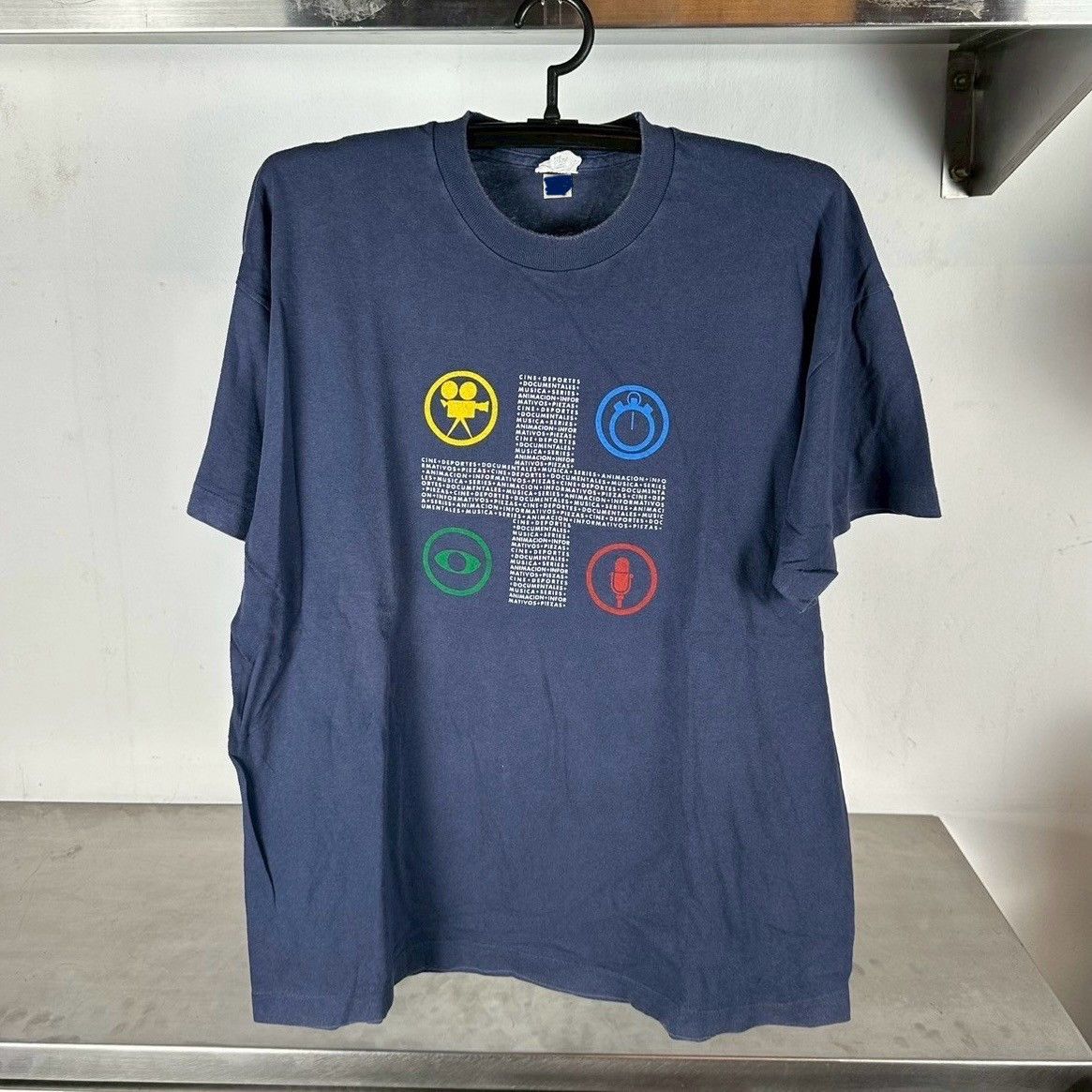 Vintage Vintage 90s Movies TV Media Typography Graphic T-shirt Size US XL / EU 56 / 4 - 1 Thumbnail