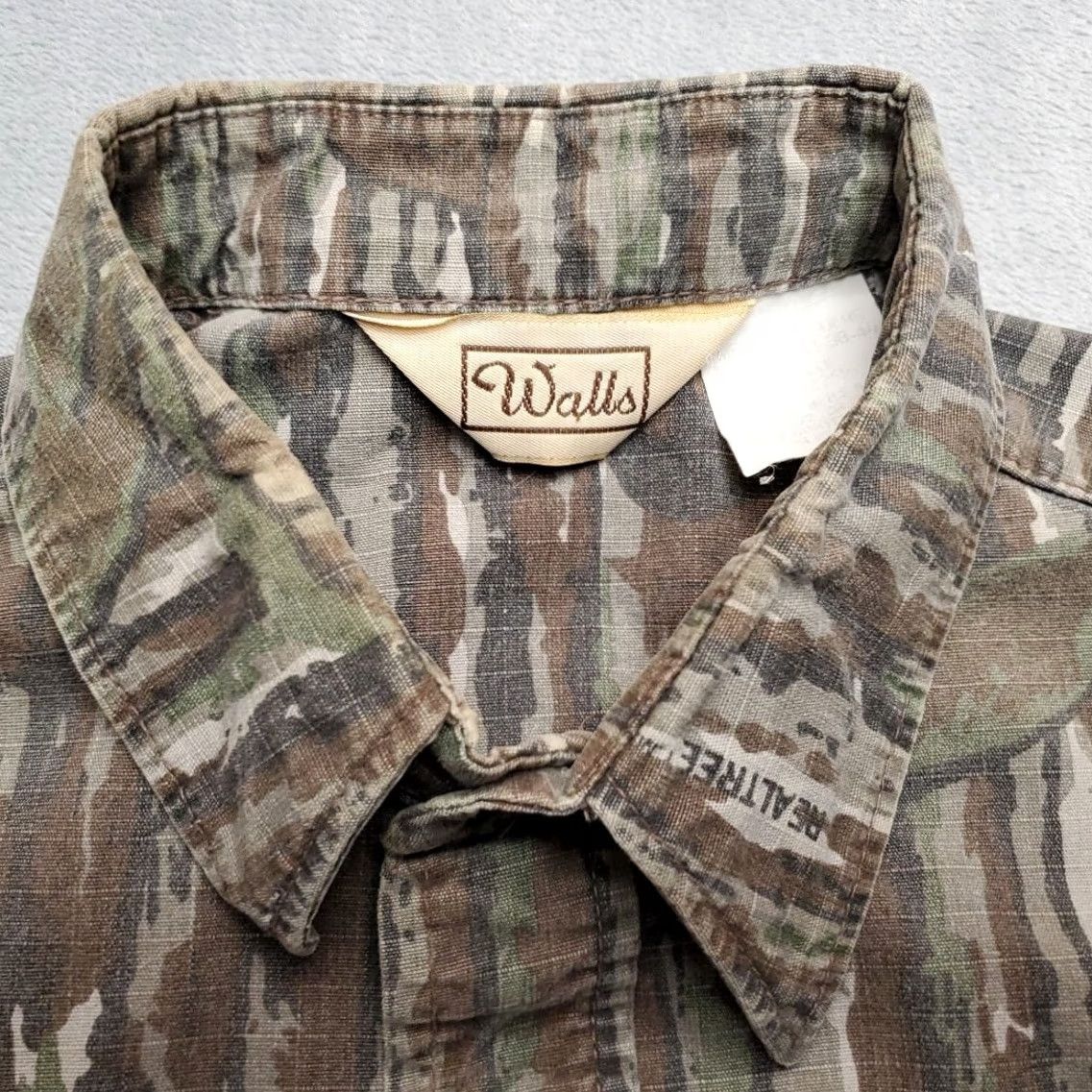 Walls VINTAGE Walls Camo Shirt Men M Green Camo Realtree Camoflage Hunting Made in USA Shirt Regular M Green Camouflage 90s Outdoors Mens Size US M / EU 48-50 / 2 - 4 Thumbnail