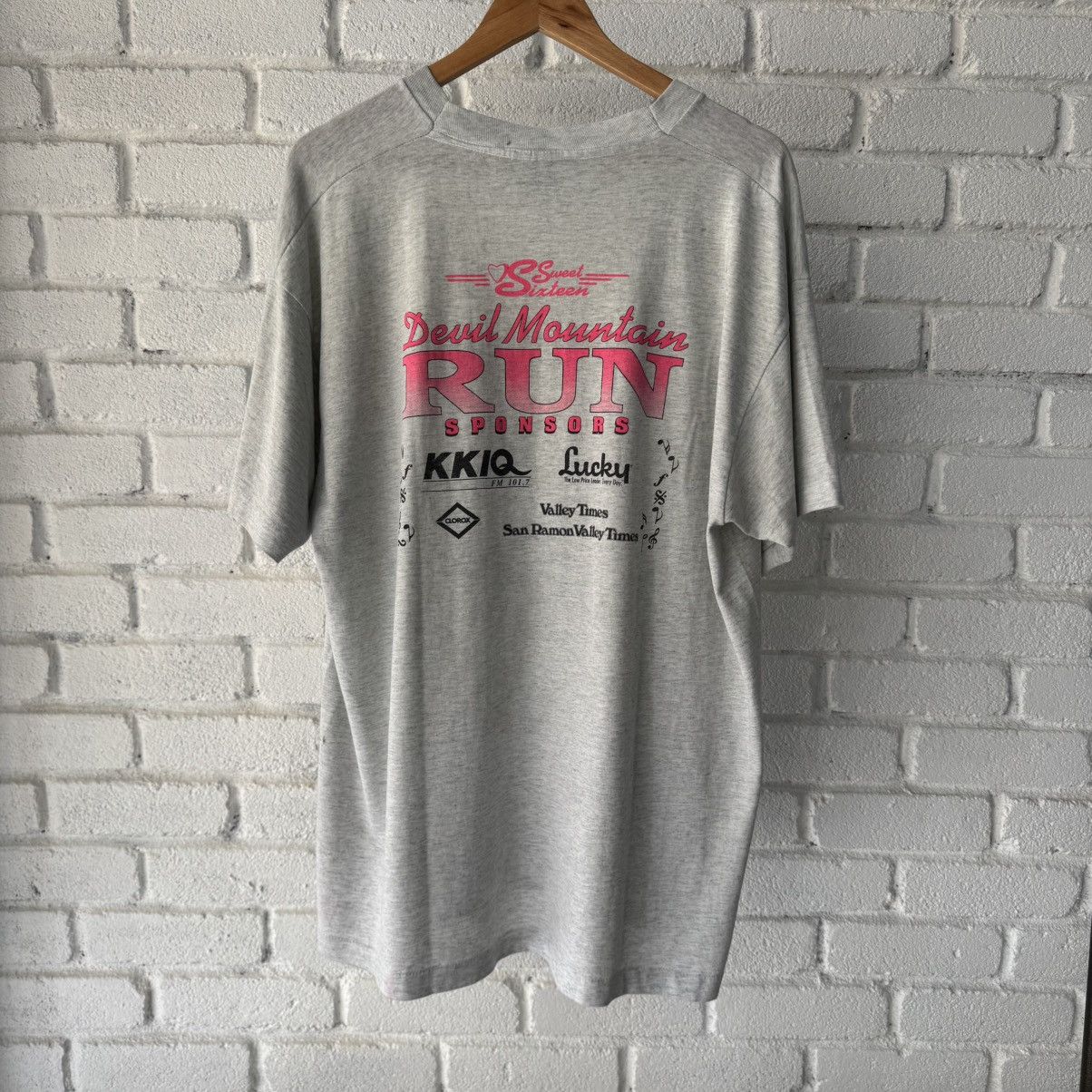 Vintage Vintage Devil Mountain Run Tee Size US XXL / EU 58 / 5 - 2 Thumbnail