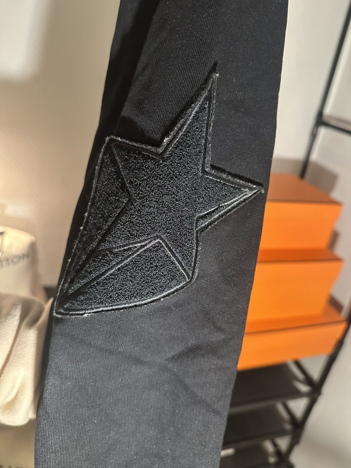 Burberry Burberry “B” Chenille & Star Patch Sweatshirt Black M Size US M / EU 48-50 / 2 - 5 Thumbnail