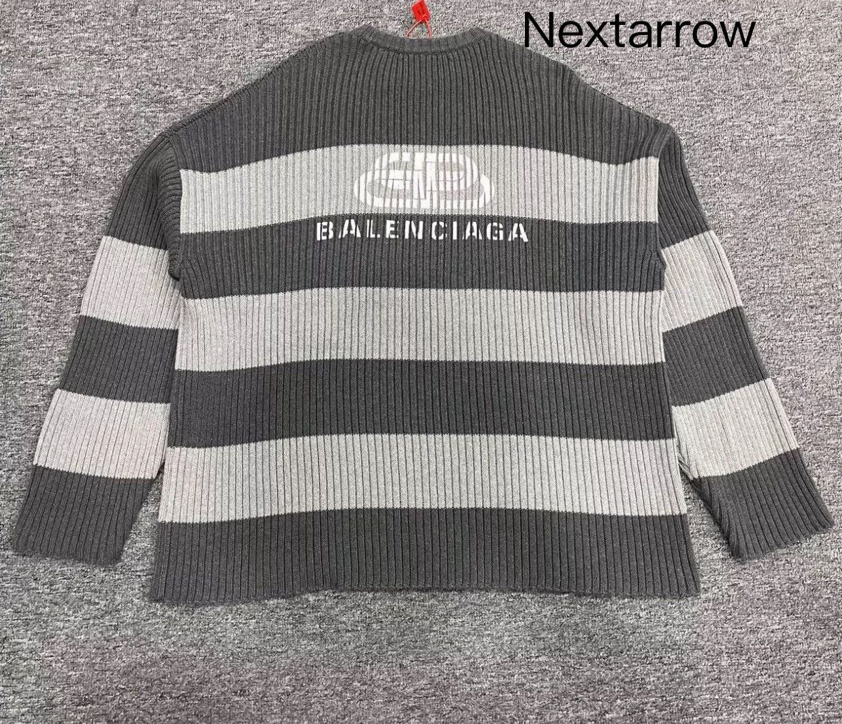Balenciaga Balenciaga back lock logo gray white striped sweater Size US S / EU 44-46 / 1 - 1 Thumbnail