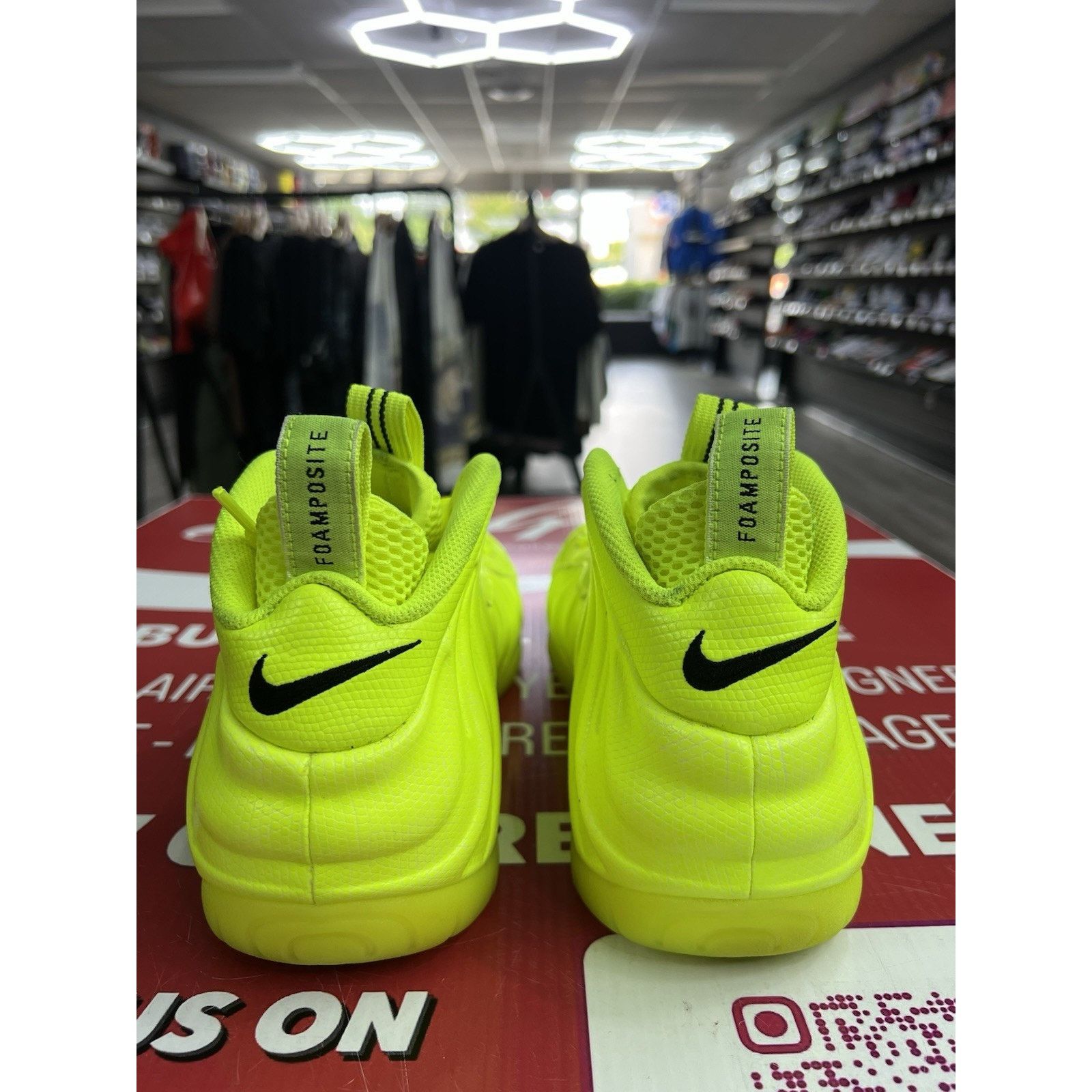 Nike Nike Air Foamposite Pro Volt Size 8.5 (624041-700) Size US 8.5 / EU 41-42 - 5 Thumbnail